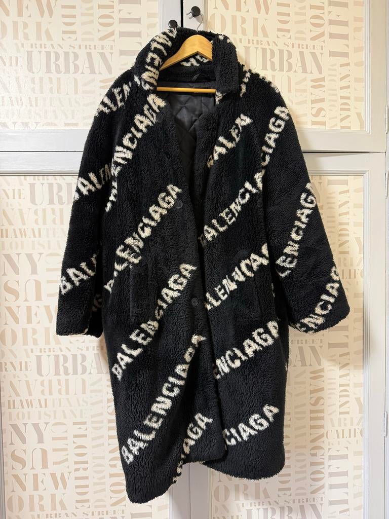 Balenciaga Fur Mantel jas  Trui - Zwart met logo, Kleding | Heren, Ophalen of Verzenden, Zo goed als nieuw, Zwart