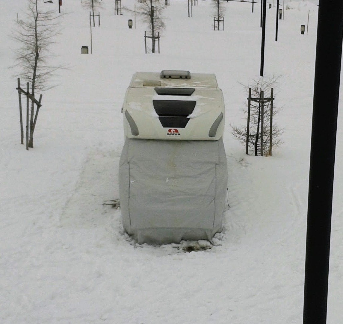 Wintersporthoes camper, Ophalen