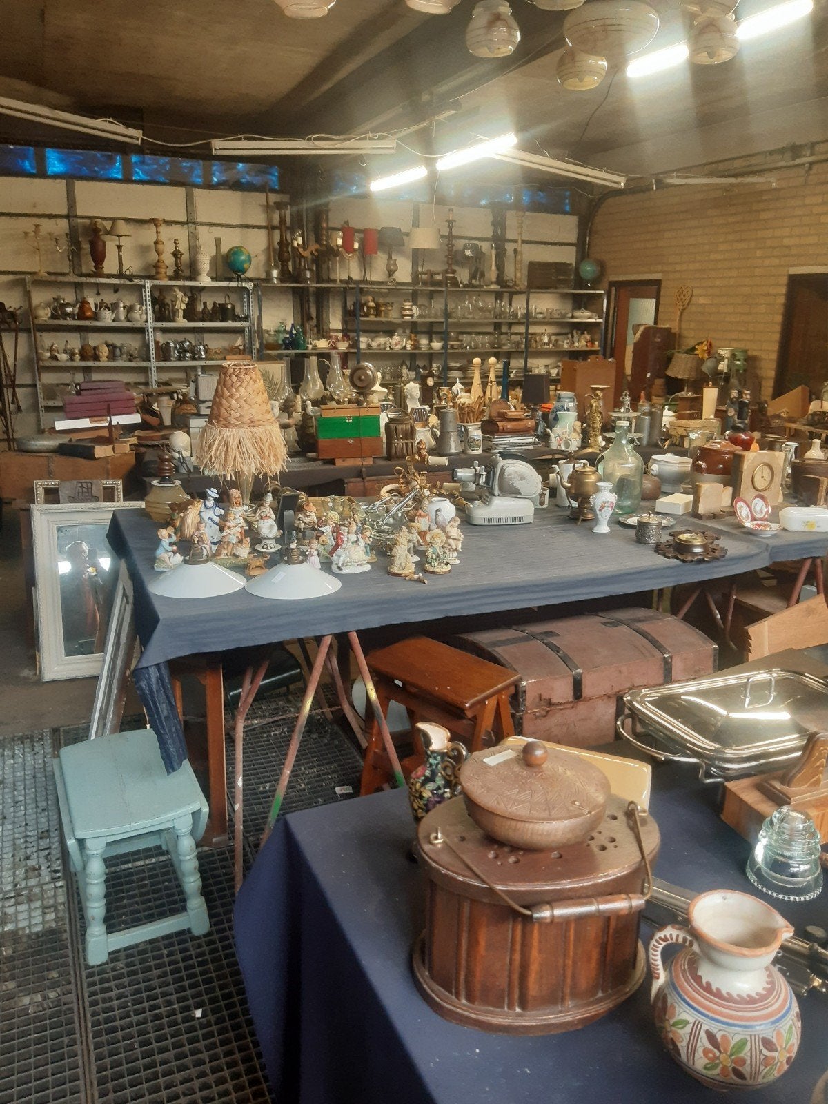 A.s zaterdag verkoop antiek en curiosa 13.00 tot 16.00, Ophalen