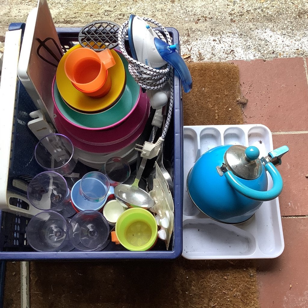 Krat met campingservies, Ophalen, Gebruikt