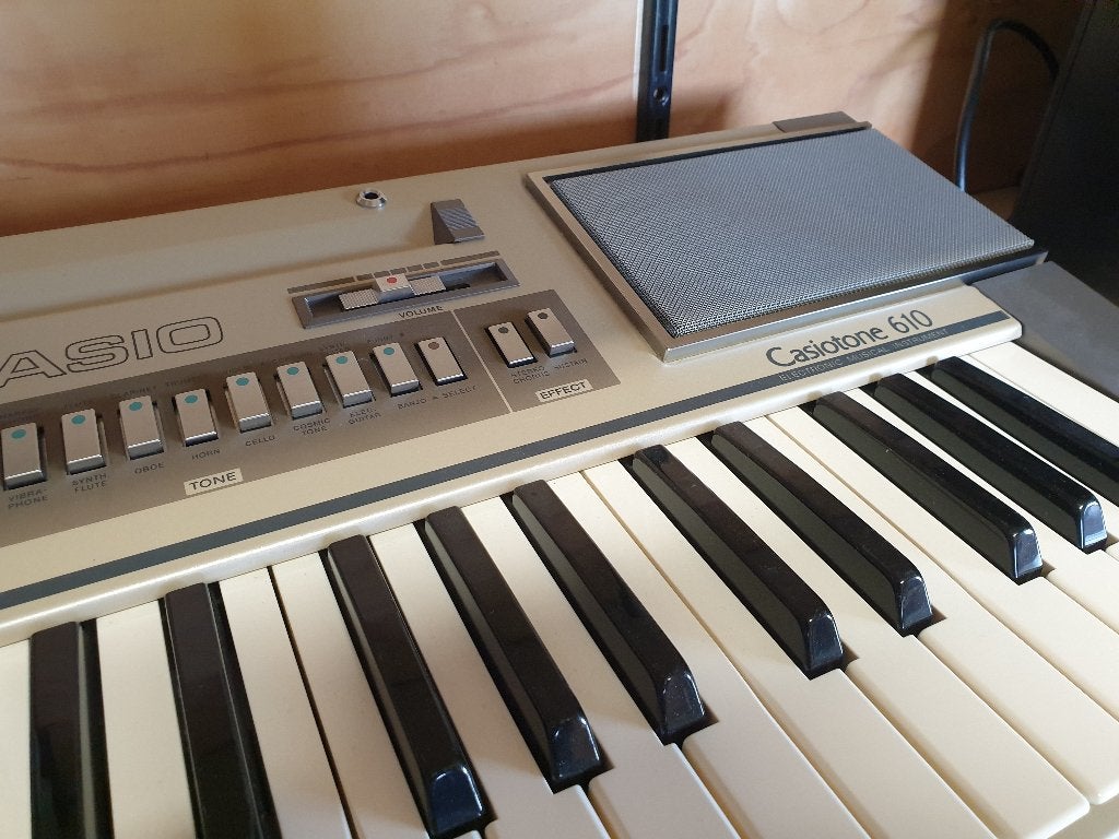 CASIO KEYBOARD CASIOTONE 610. VINTAGE!, Muziek en Instrumenten, Ophalen, Zo goed als nieuw, 61 toetsen, Casio