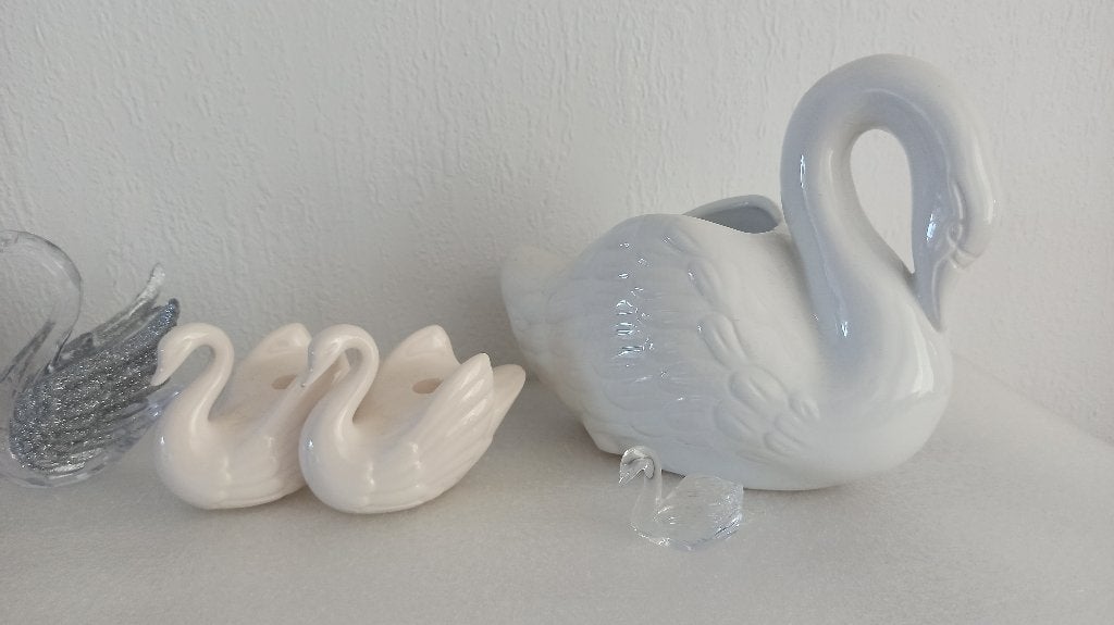 Zwanen beeldjes, bloempot, kandelaar, hangers., Ophalen of Verzenden, Zo goed als nieuw, Dier