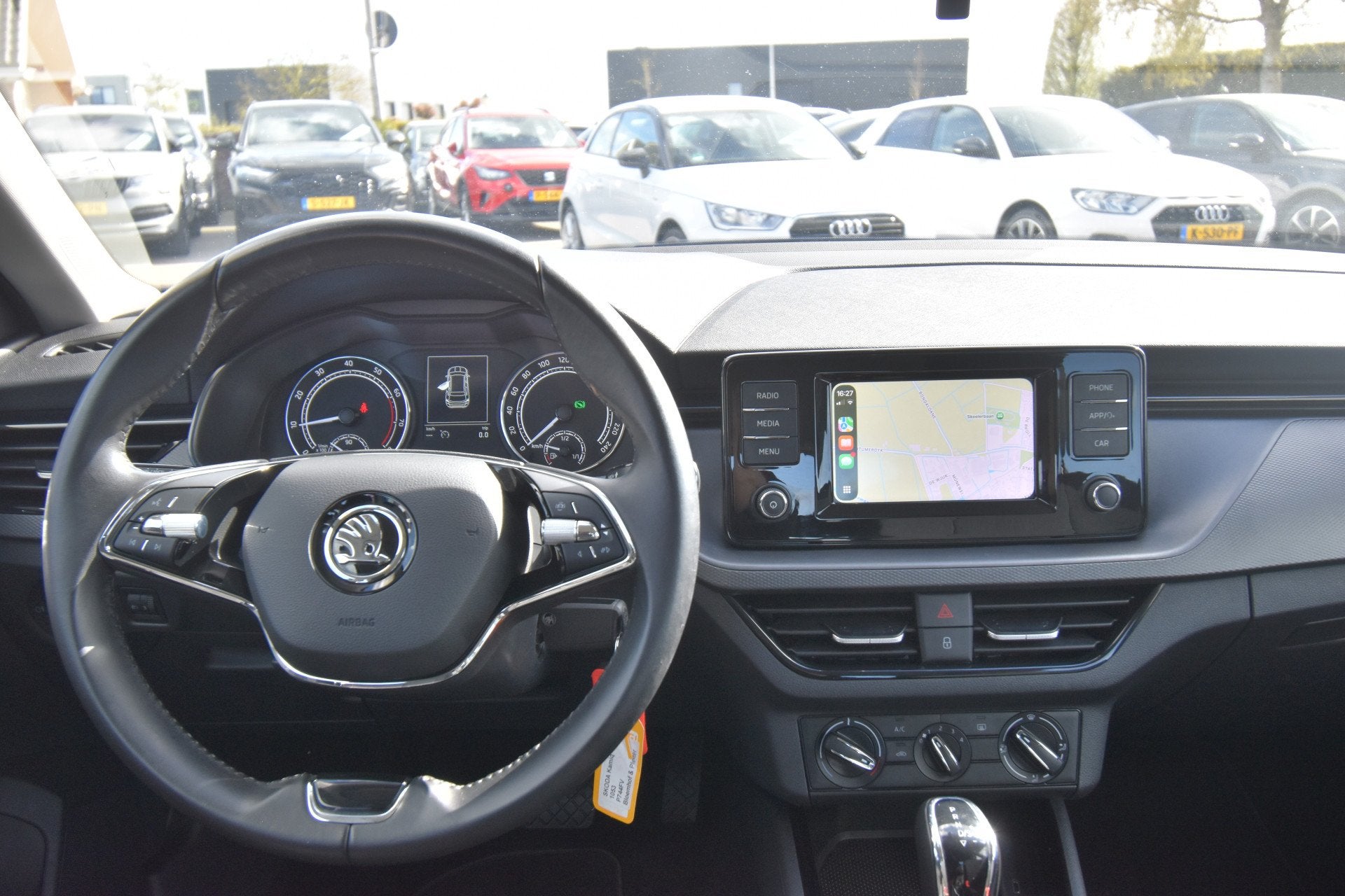 Skoda Kamiq 1.0 TSI Ambition , TREKHAAK , NAVI VIA APP , LMV, Stof, Gebruikt, Blauw, 630 kg