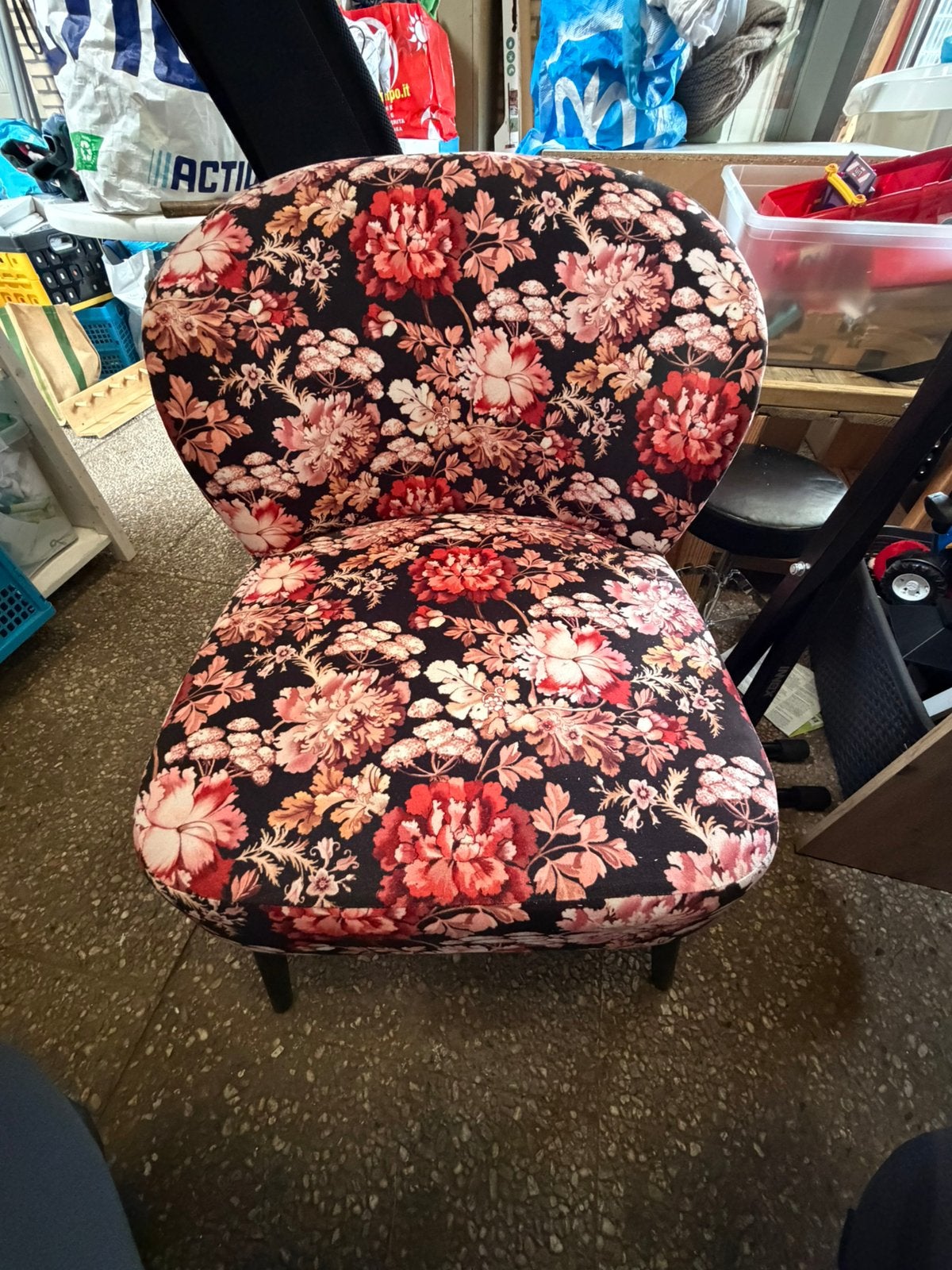 Rode stoel met bloemen., Ophalen, Minder dan 75 cm, Zo goed als nieuw, Stof