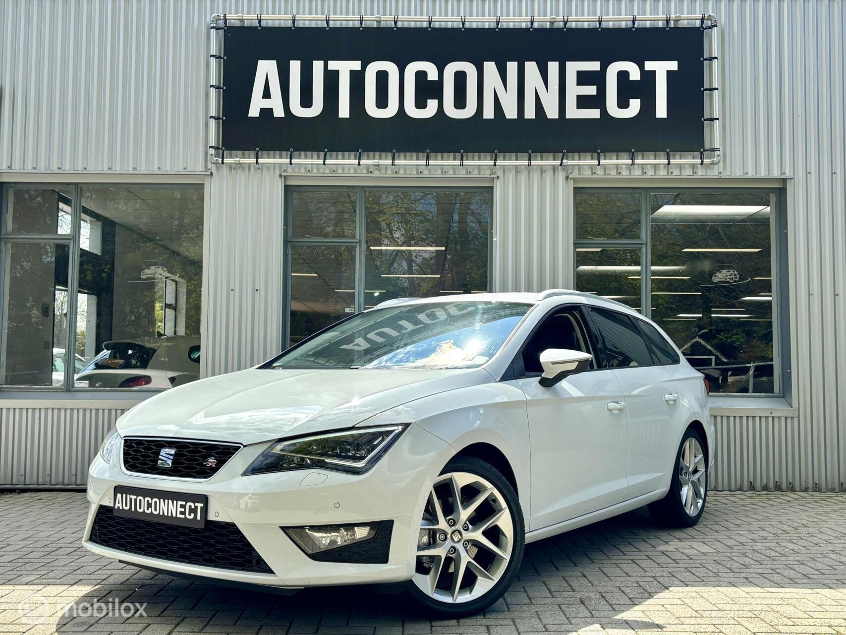 Seat Leon ST 1.4 TSI FR. NAVI, CRUISE, XENON, STOELVERWARMIN, Auto's, 125 pk, Gebruikt, 4 cilinders, Leon
