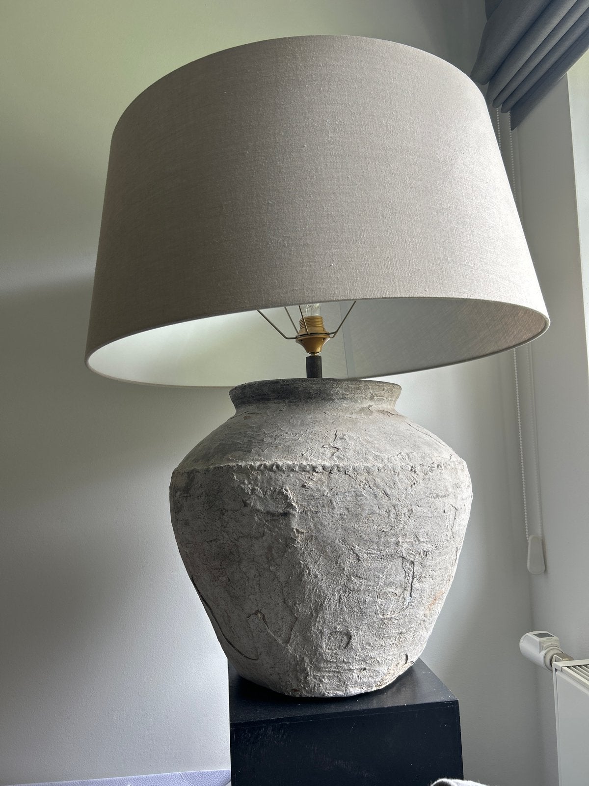 Grote rustieke tafellamp met linnen kap, Huis en Inrichting, Lampen | Tafellampen, Ophalen, Gebruikt, Landelijk, 75 cm of meer