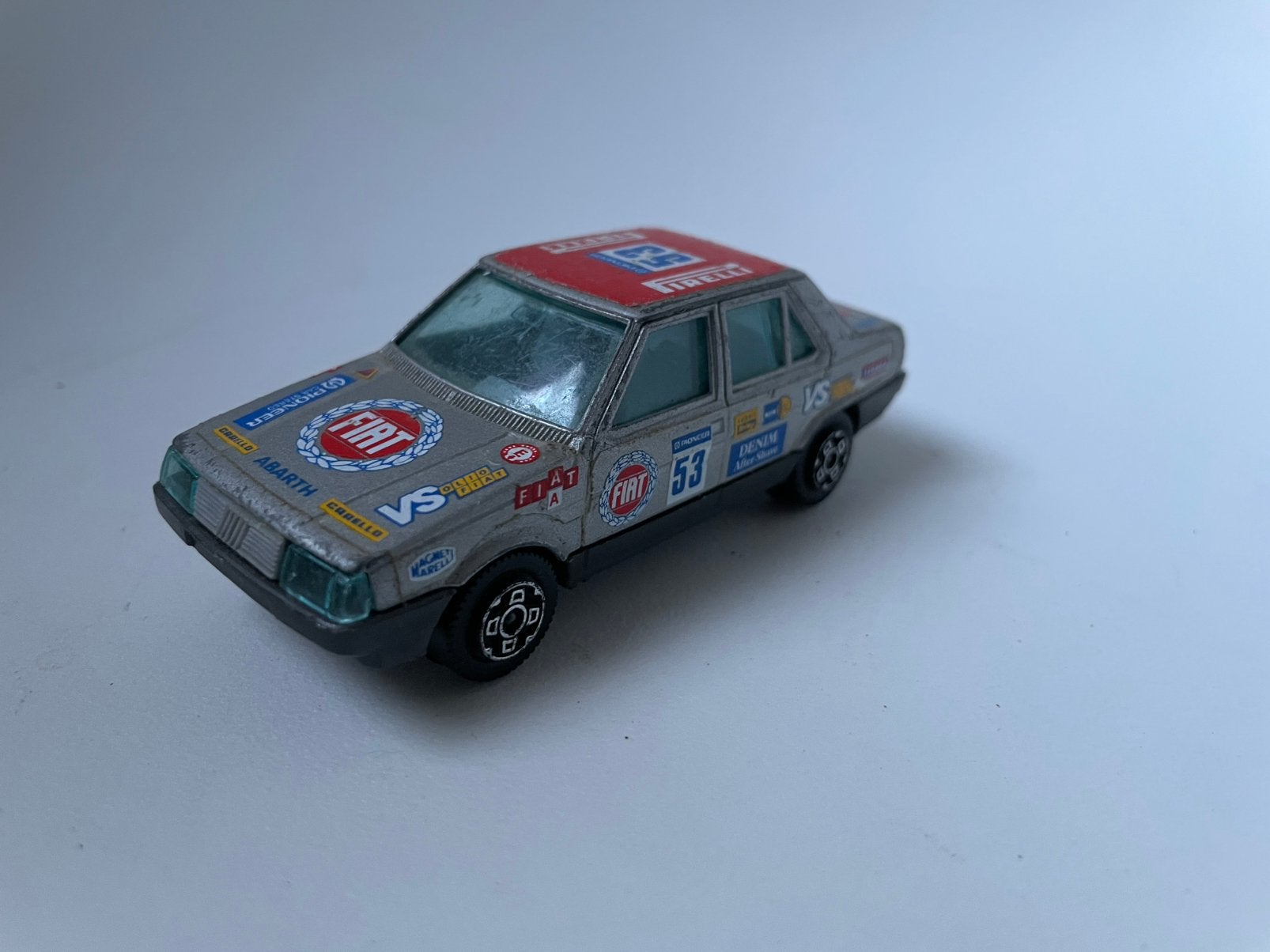 model Fiat Regatta, grijs, stickers, Bburago, circa 1/43, Hobby en Vrije tijd, Ophalen of Verzenden, Gebruikt, Auto