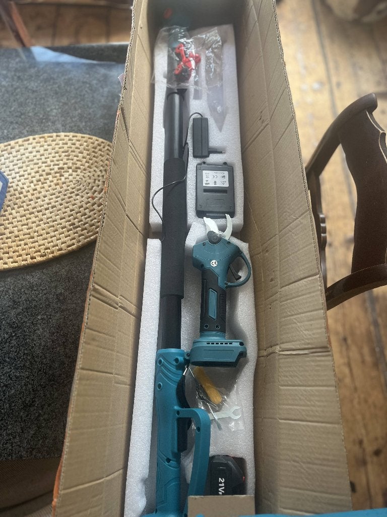 elektrische snoeischaar met verlengstuk, Tuin en Terras, Ophalen of Verzenden, Zo goed als nieuw, 30 t/m 39 mm