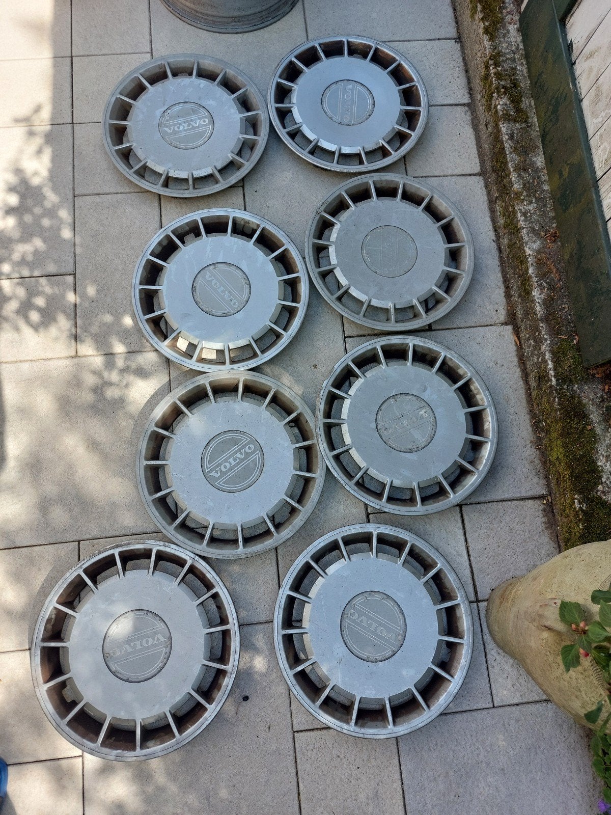 2 sets wieldoppen voor Volvo 240 / 740, Auto diversen, Ophalen, Gebruikt