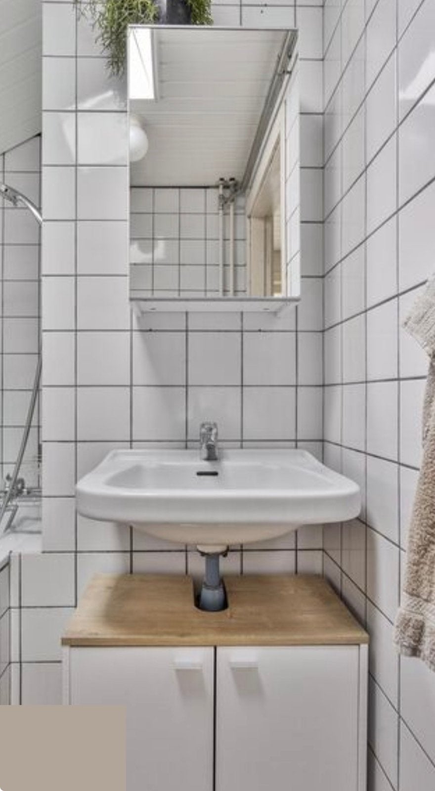 IKEA LILLÅNGEN Spiegelkast - In goede staat, Huis en Inrichting, Badkamer | Badkamermeubels, Minder dan 50 cm, Ophalen of Verzenden