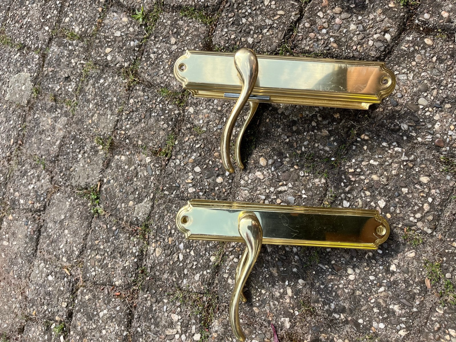 Grote partij messing deurklinken en scharnieren, Ophalen of Verzenden, Gebruikt, Koper of Messing, Klink of Kruk
