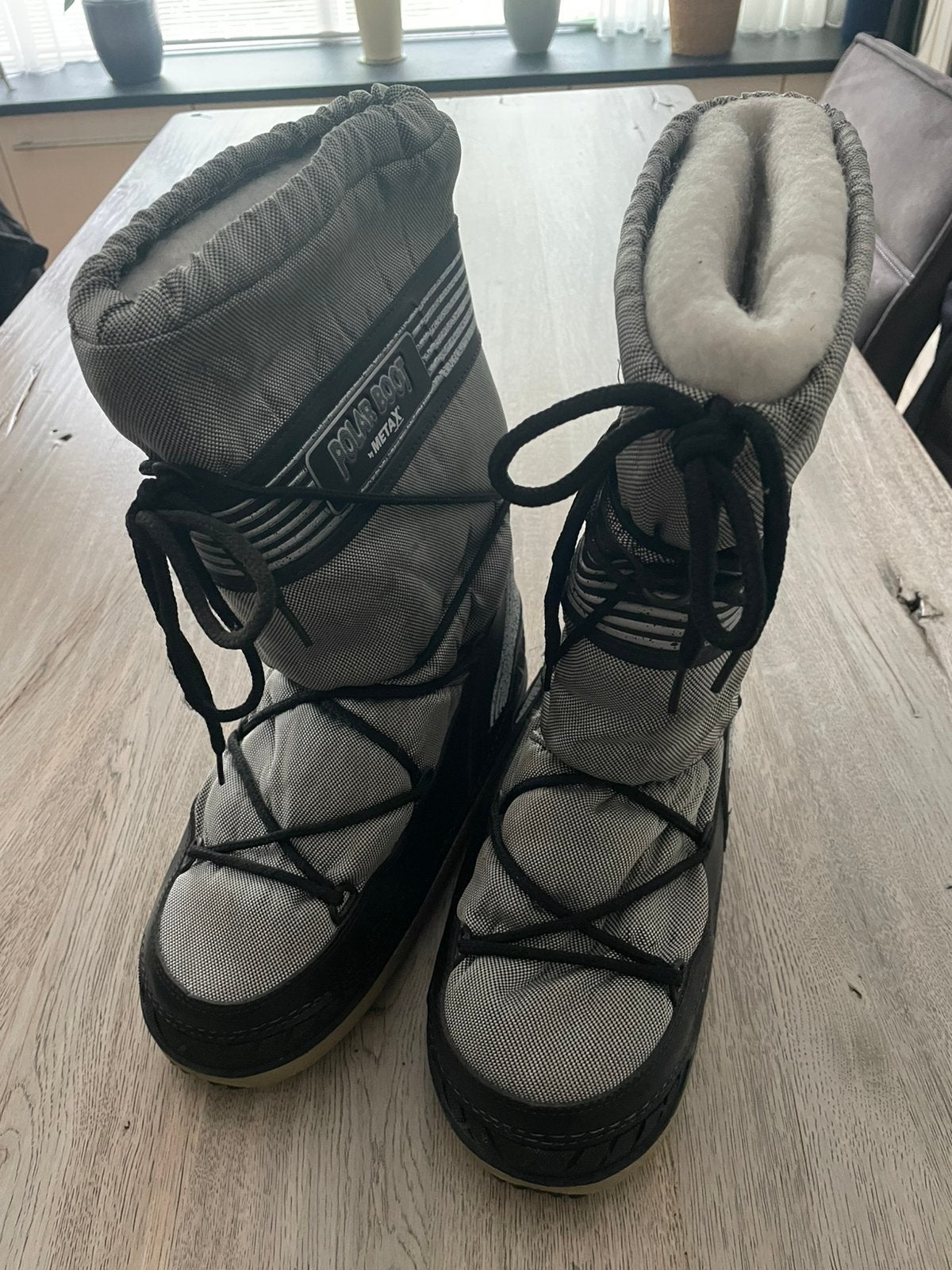 Snowboots maat 44 - 46 Kleur grijs met zwart, Ophalen of Verzenden, Zo goed als nieuw, Maat 46 (S) of kleiner, Pak
