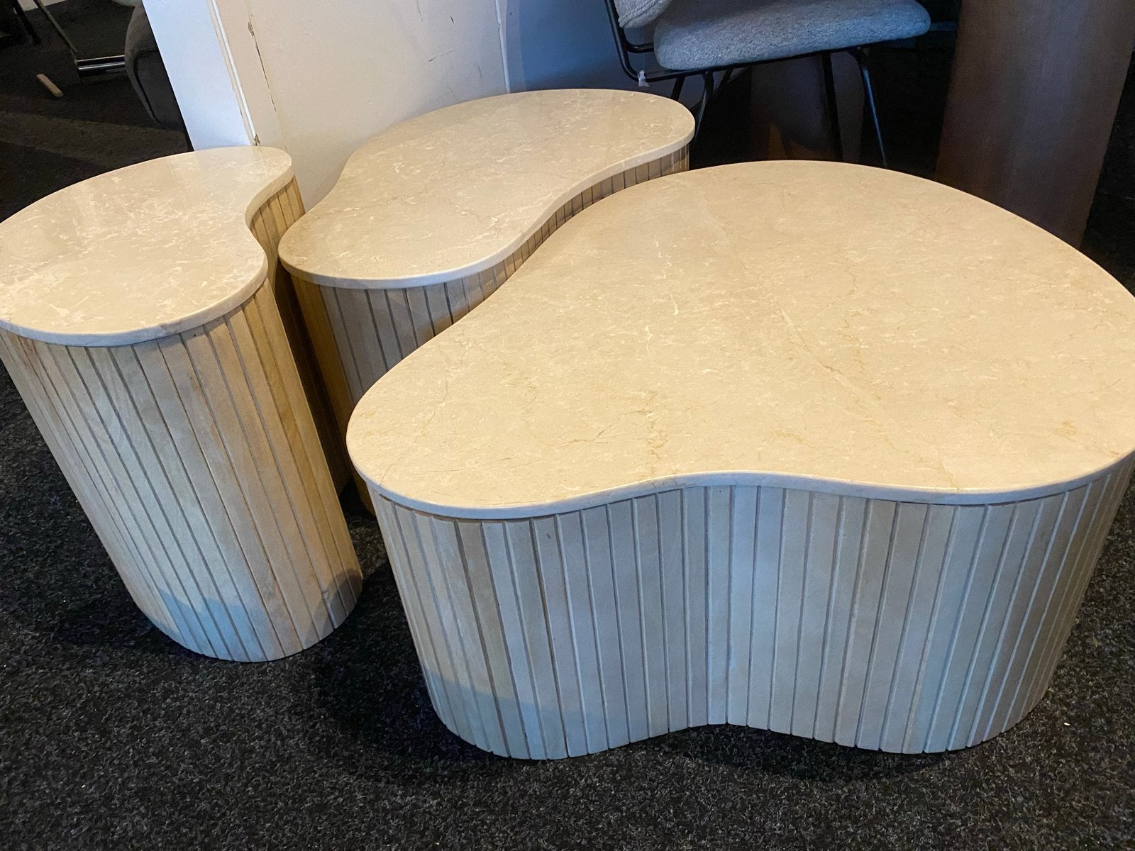 Salontafel set Kira 3-delig beige marmer & mangohout, Huis en Inrichting, Tafels | Salontafels, Ophalen, Nieuw, 50 tot 100 cm