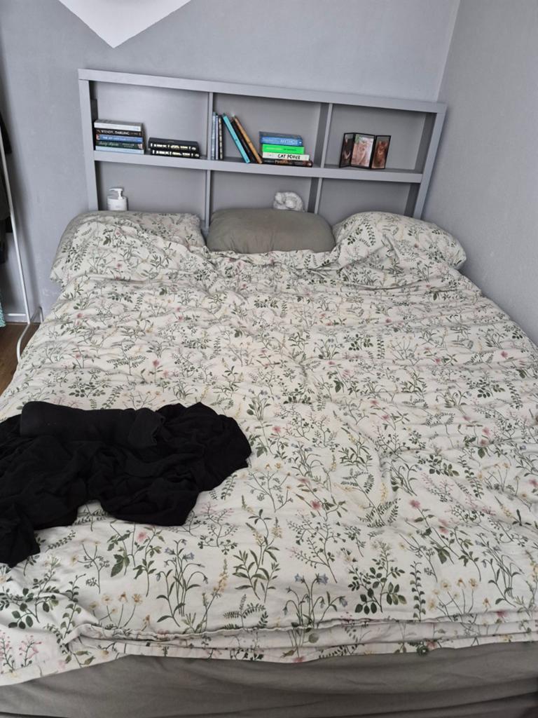 Bedframe incl. boekenkast hoofdsteun en lattenbodem., Huis en Inrichting, Slaapkamer | Matrassen en Bedbodems, Ophalen, Gebruikt