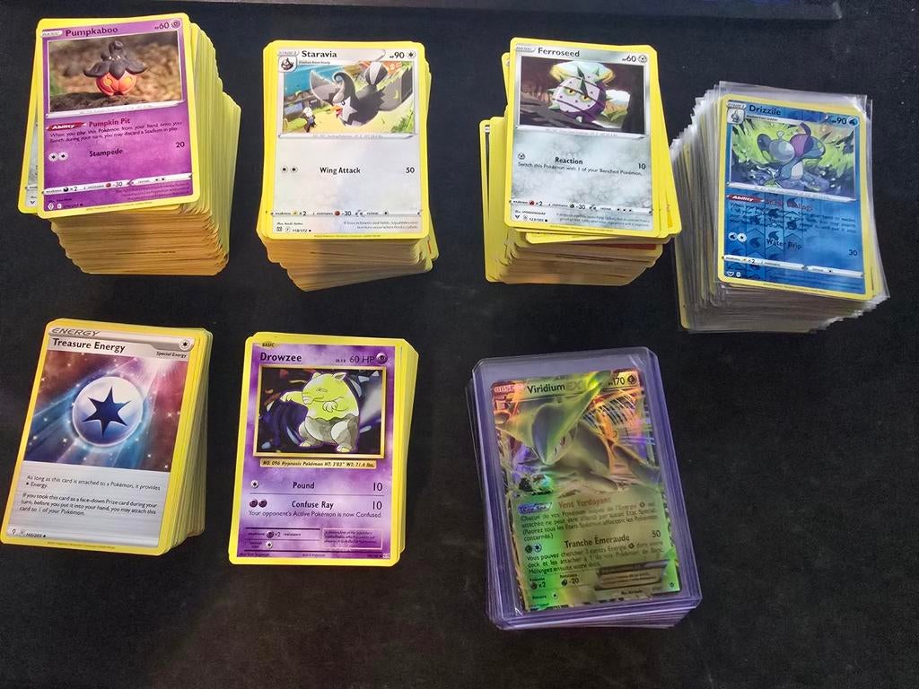Grote verzameling Pokémon kaarten - Div sets +-1000 kaarten, Ophalen of Verzenden, Zo goed als nieuw, Meerdere kaarten, Foil