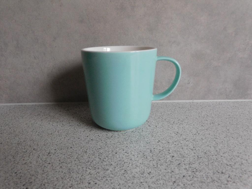Mok 280 ml. New Bone China Turquoise Chicago Hema, Ophalen of Verzenden, Zo goed als nieuw, Overige stijlen, Kop(pen) en/of Schotel(s)