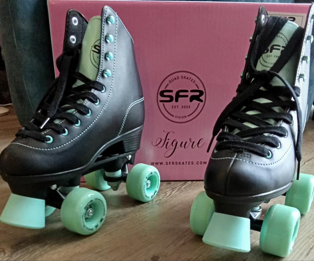 SFR Figure Quad Skates - Zwart/Mintgroen | Maat 37, Sport en Fitness, Skeelers, Overige merken, Verzenden, Overige typen, Zo goed als nieuw