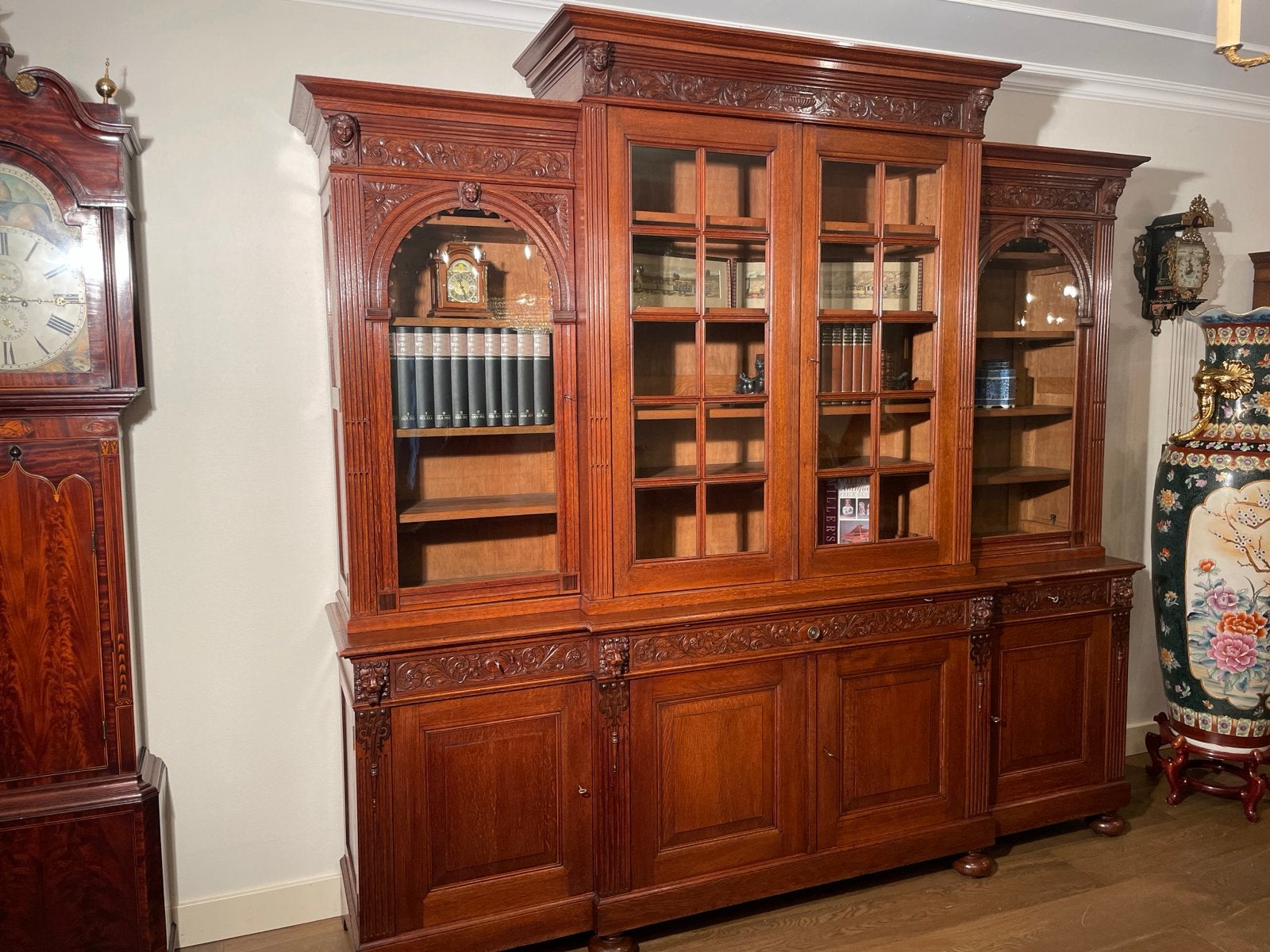 Monumentale Hollandse Eiken Boekenkast met Leesplank, 1880, Ophalen