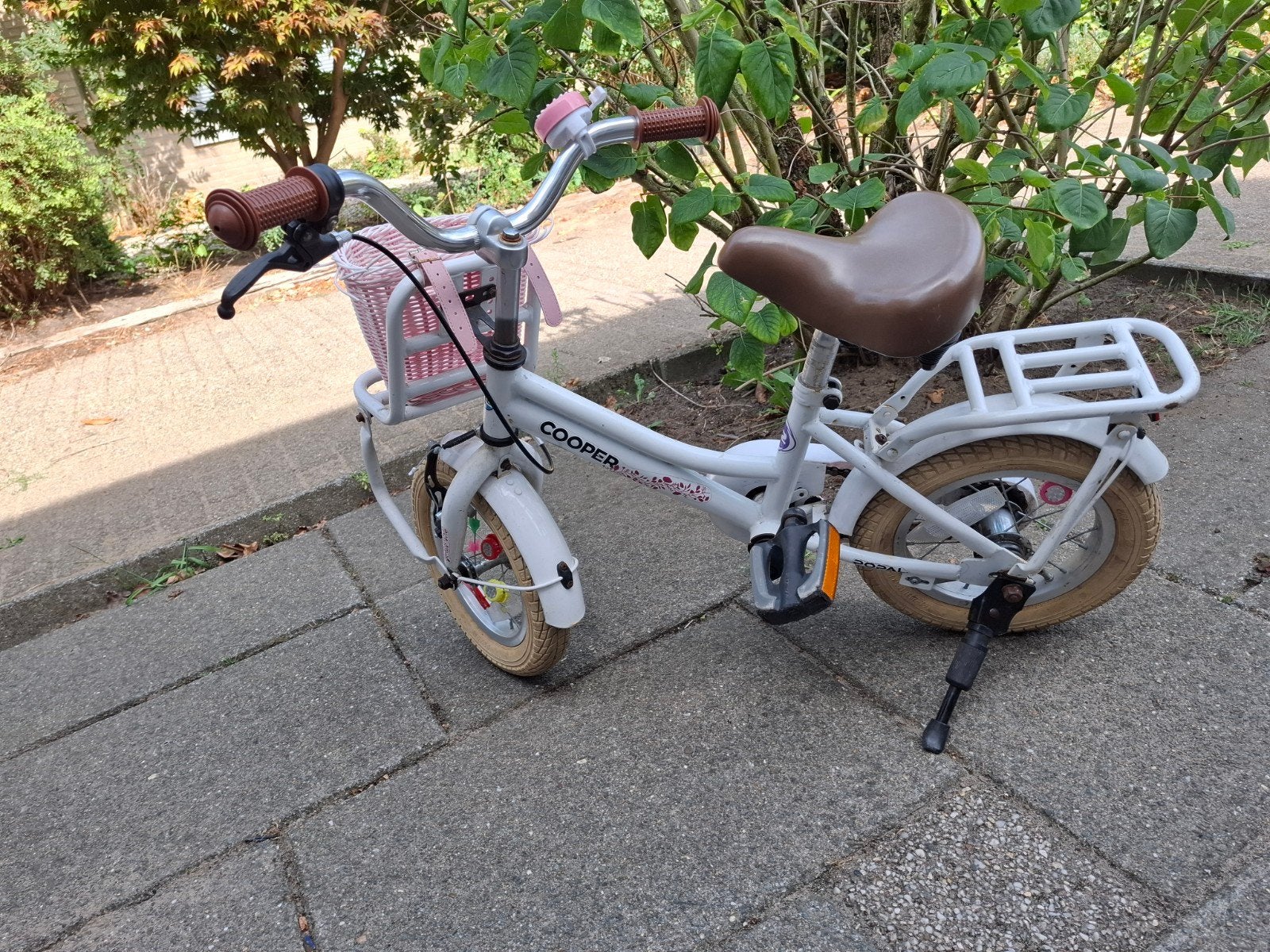 12 inch meisjesfietsje met mandje, Fietsen en Brommers, Fietsen | Kinderfietsjes, Ophalen of Verzenden, Gebruikt, Minder dan 16 inch