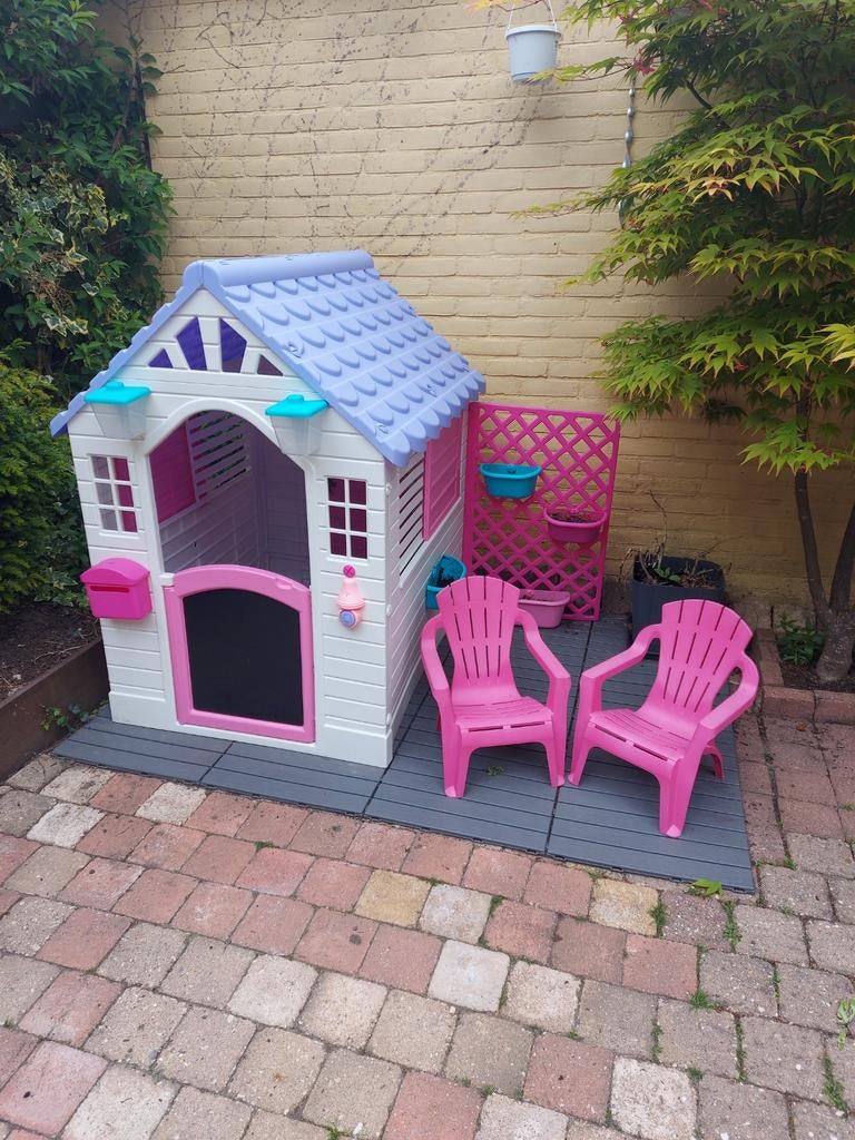 Dolu Garden speelhuisje, Ophalen, Zo goed als nieuw, Kunststof