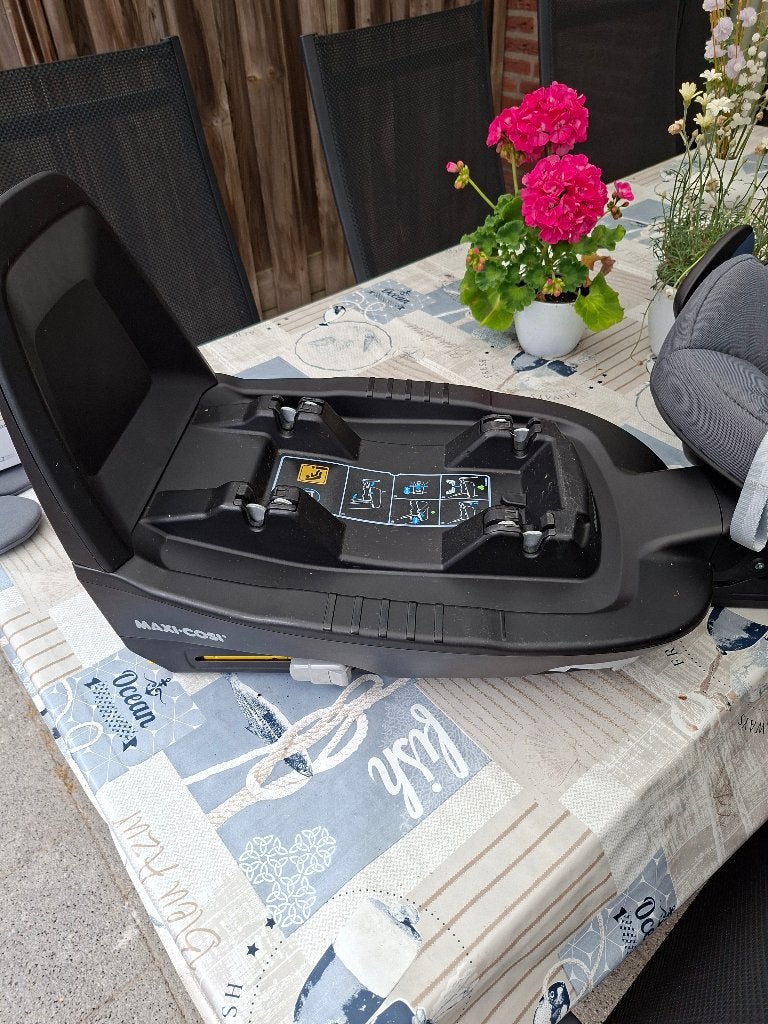 Maxi cosi Joolz inclusief kussentjes en base, Ophalen, Slaapstand, Zo goed als nieuw, Isofix