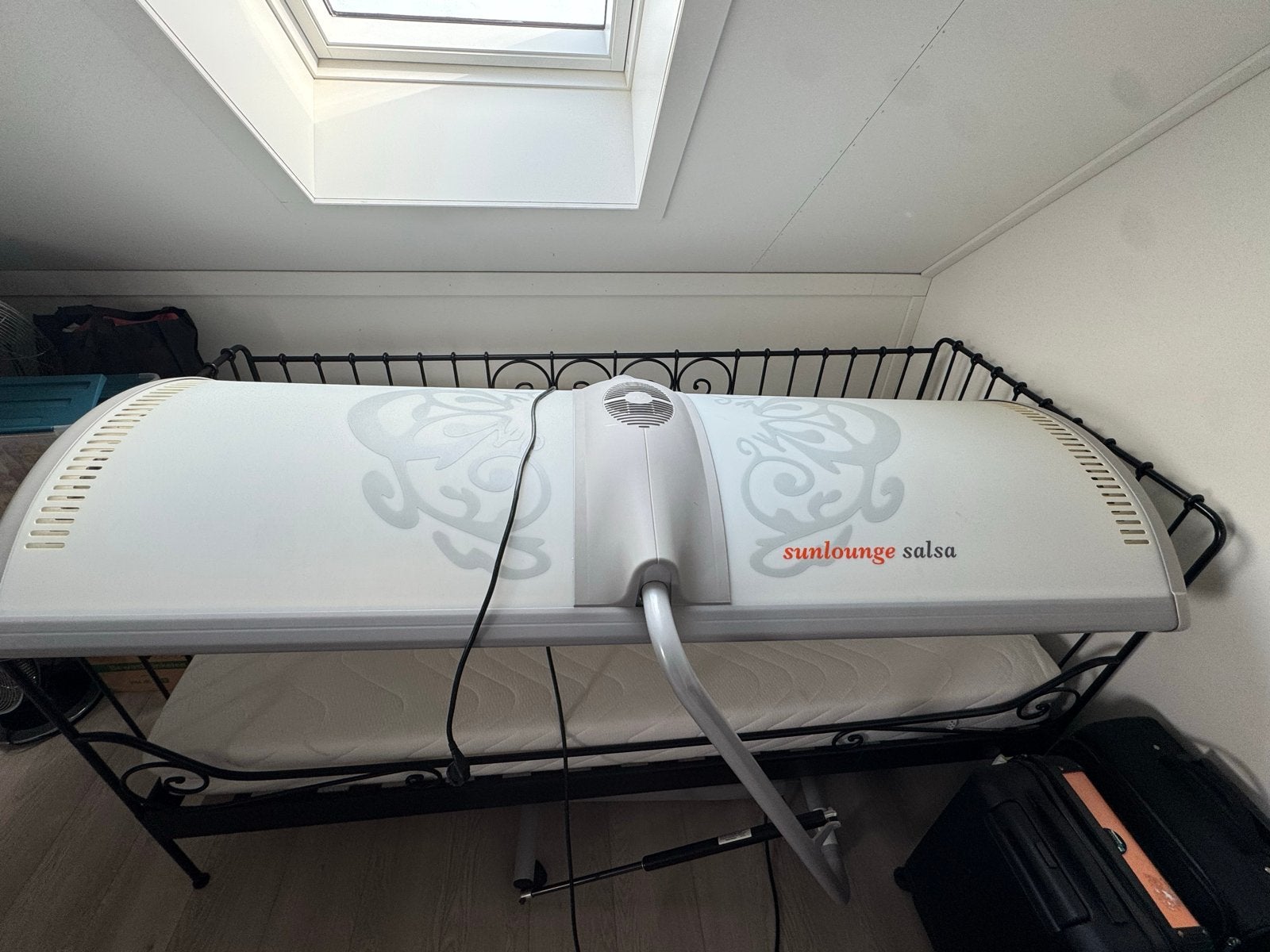 Sunlounge Salsa Zonnebank - Enkelzijdig, Ophalen, Zo goed als nieuw, Zonnebank enkelzijdig, Minder dan 10 lampen