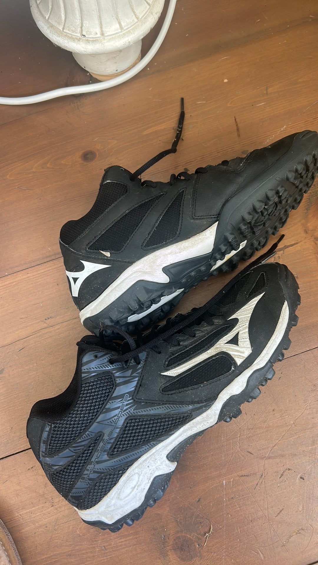 Buitenschoen ; korfbal/hockey, Sport en Fitness, Ophalen of Verzenden, Zo goed als nieuw, Schoenen