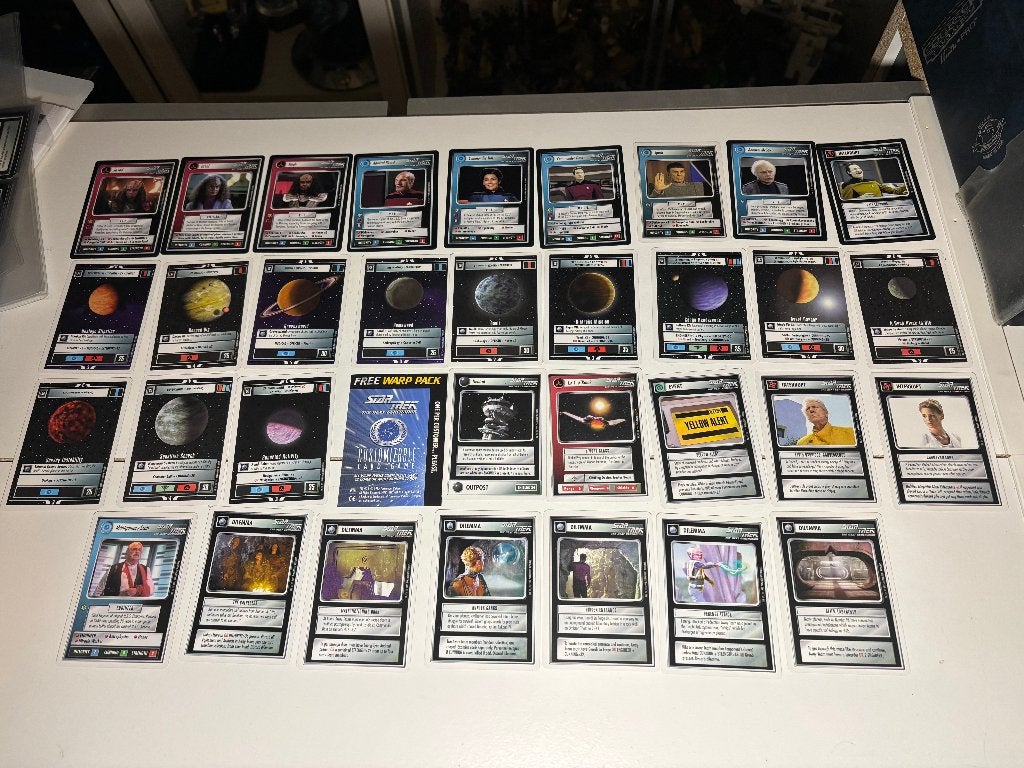 Star Trek CCG Two Player Game + Warp Pack- complete set, Hobby en Vrije tijd, Verzamelkaartspellen | Overige, Ophalen of Verzenden