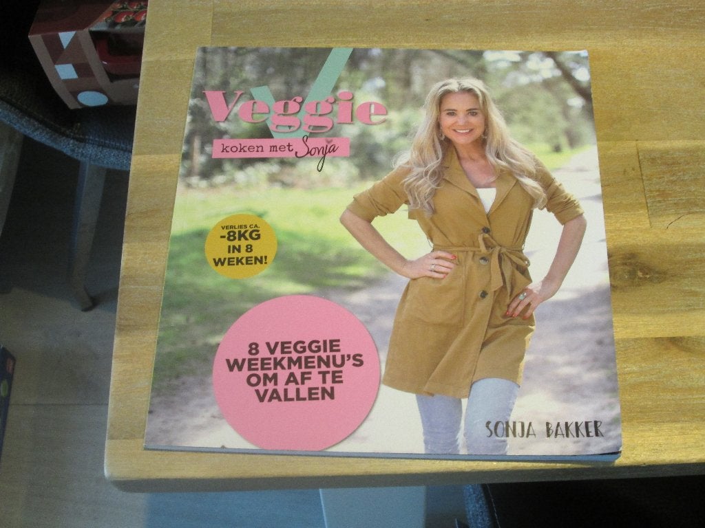 Veggie koken met Sonja Bakker - Afvallen met weekmenu's, Ophalen of Verzenden, Zo goed als nieuw, Dieet en Voeding, Sonja Bakker