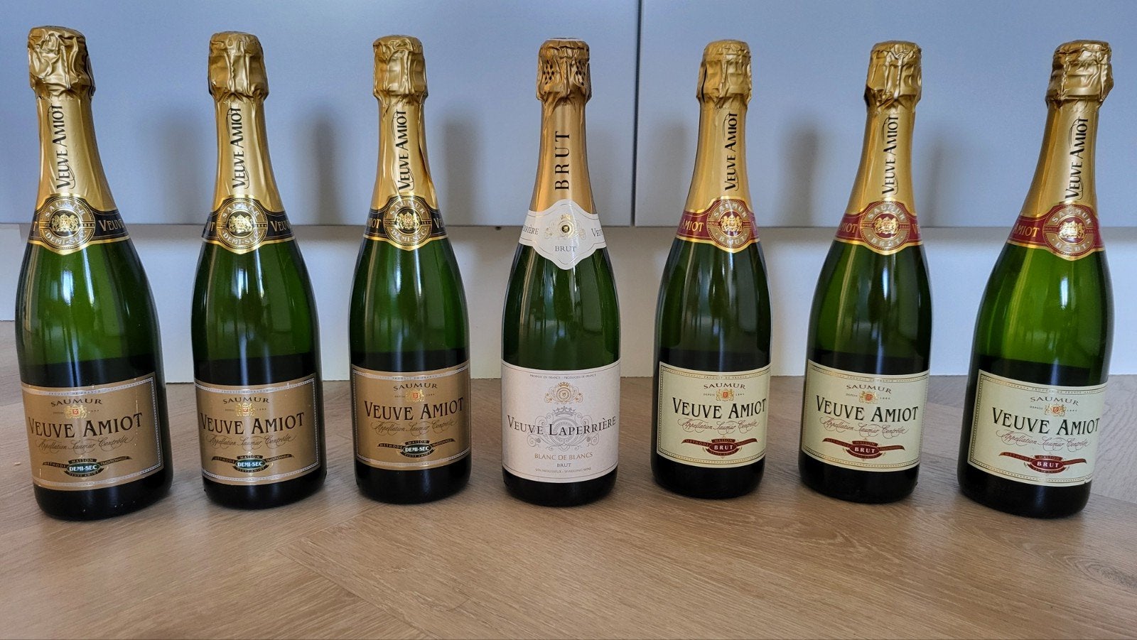 7 flessen Veuve Amiot, Ophalen, Nieuw, Frankrijk, Champagne