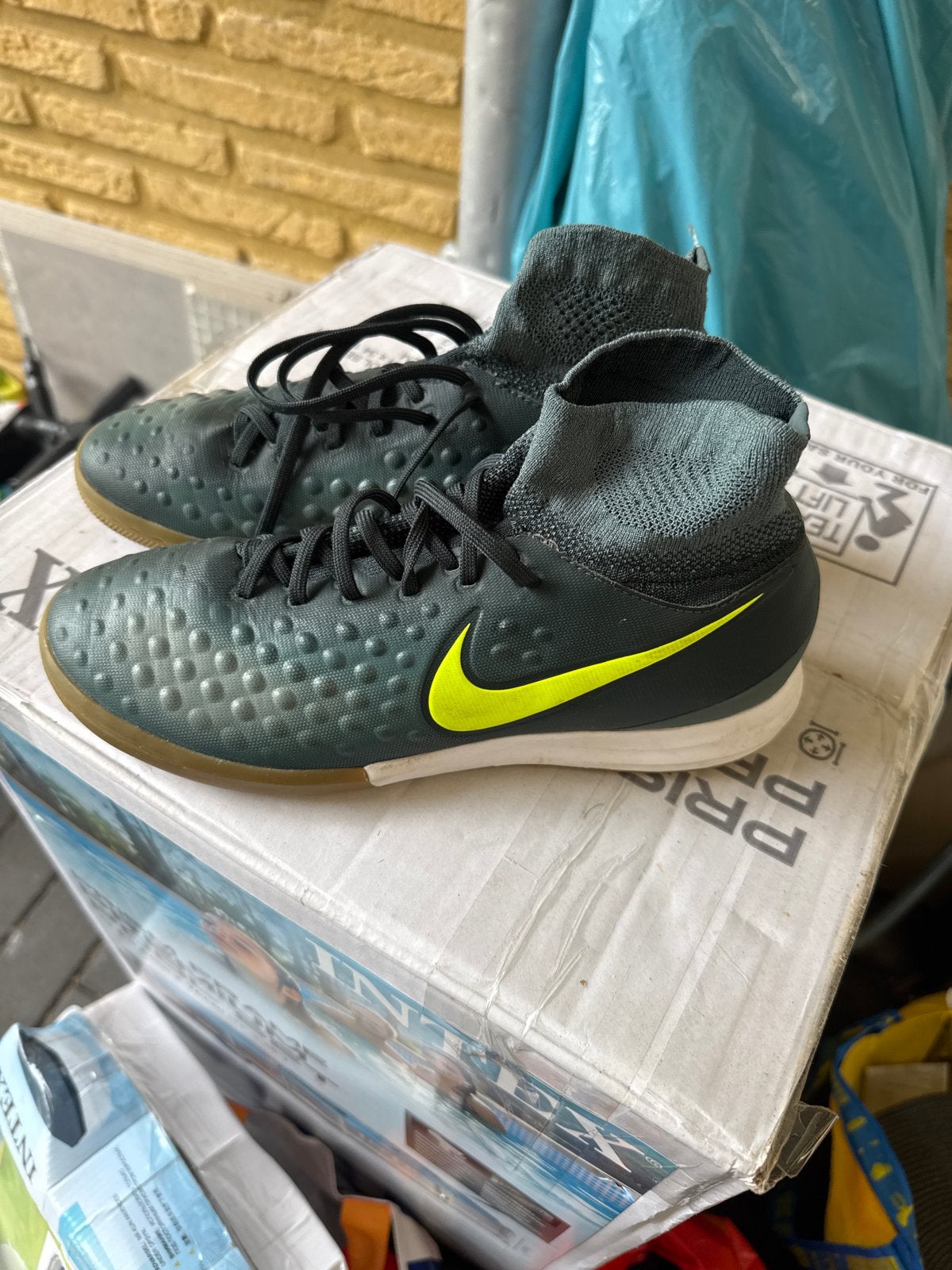 Nike zaalvoetbalschoenen maat 38 1/2, Ophalen of Verzenden, Gebruikt, Schoenen