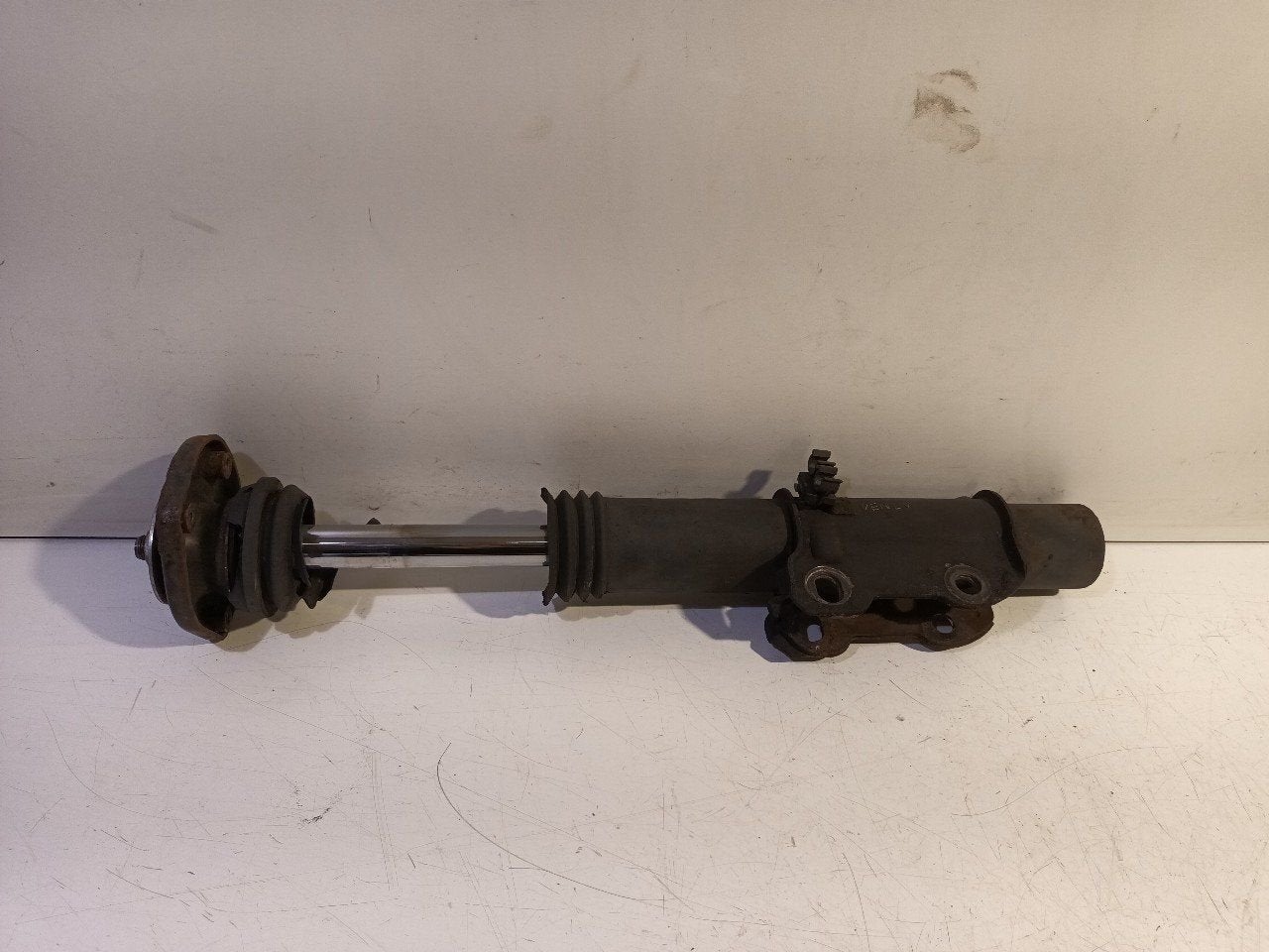 Schokbreker links voor Mercedes-Benz Sprinter, Auto-onderdelen, Onderdelen@venauto.nl, Van der Ven Autorecycling B.V., Gebruikt