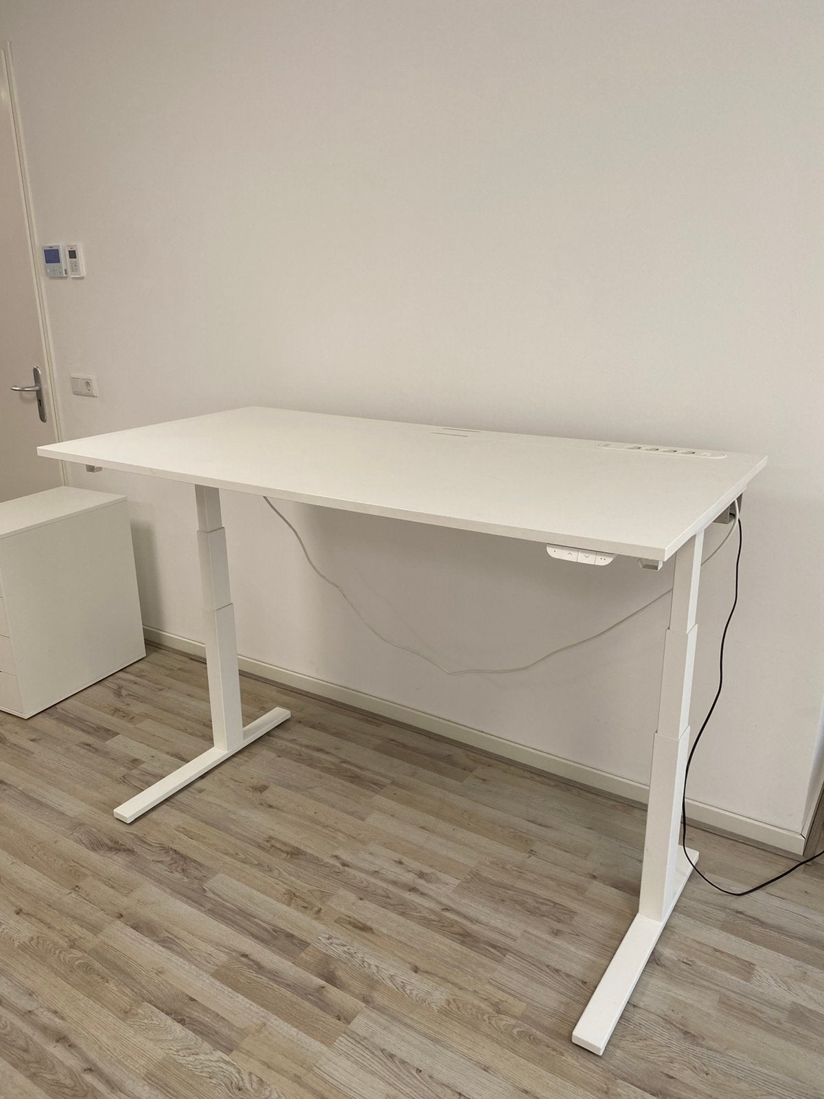 MITTZON zit/sta elektrisch bureau wit NIEUW, Ophalen, Elektrisch, Nieuw