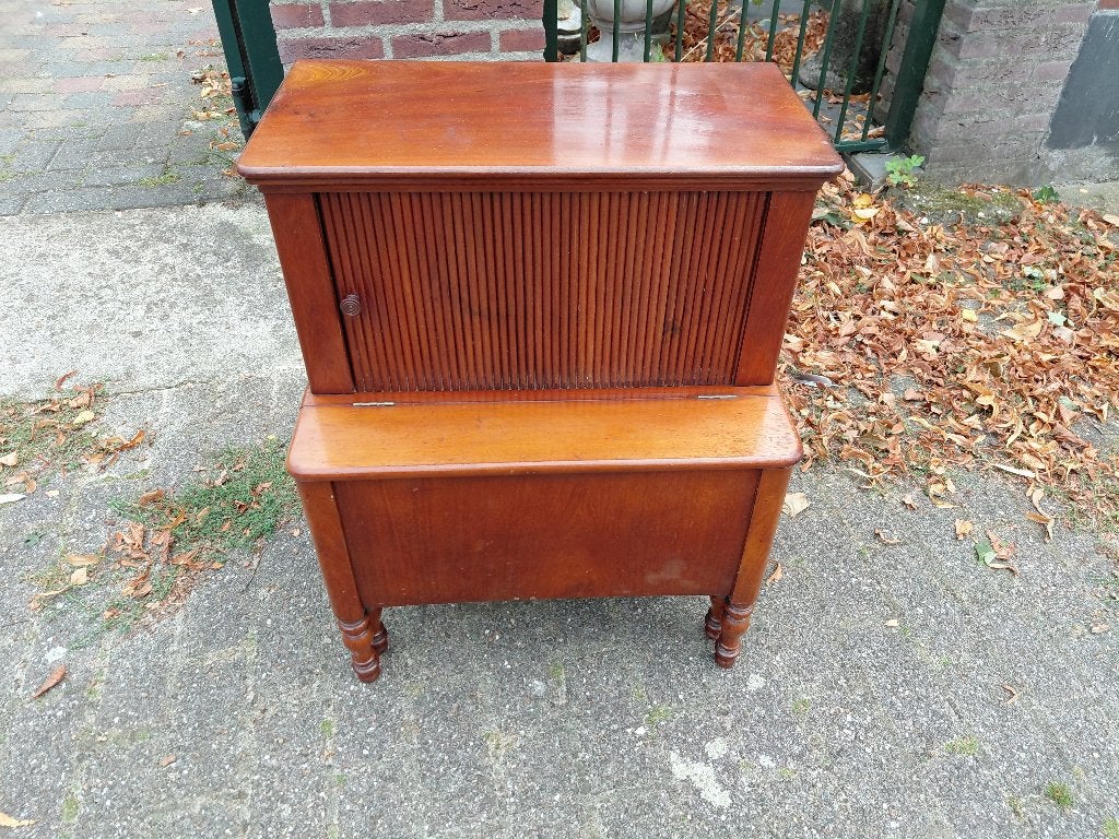 Antiek mahonie Biedermeier nachtkastje/kamergemak., Ophalen