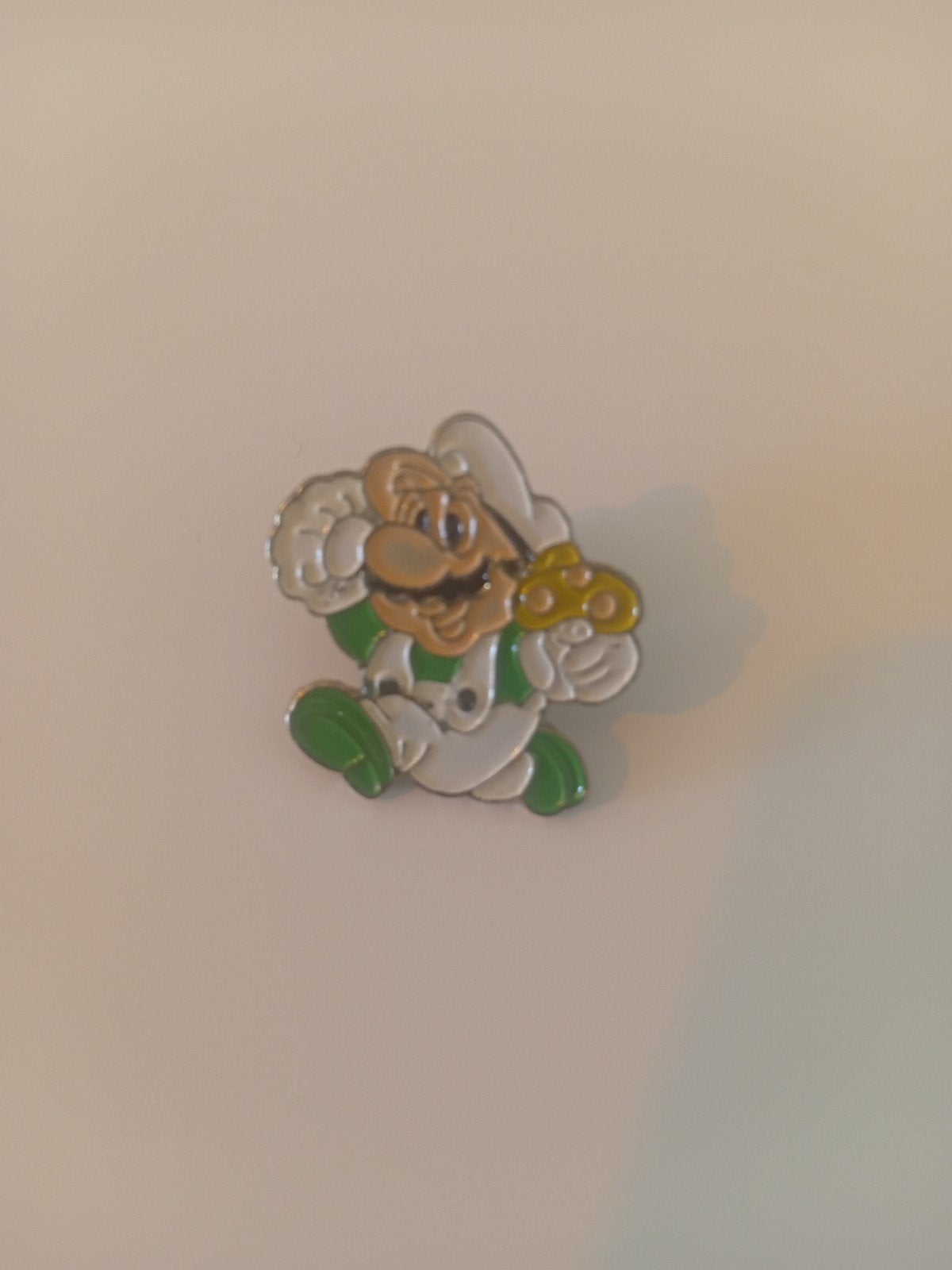 Vintage Speldje: Super Mario met Mushroom, Ophalen of Verzenden, Zo goed als nieuw, Overige onderwerpen, Speldje of Pin