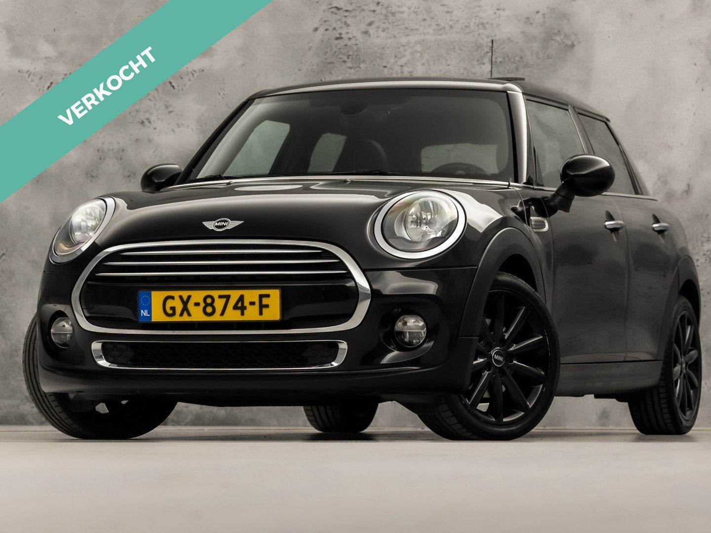 MINI 5-deurs 1.5 Cooper Chili Sport Automaat 136Pk (PANORAMA, Auto's, 136 pk, Gebruikt, Leder en Stof, Origineel Nederlands