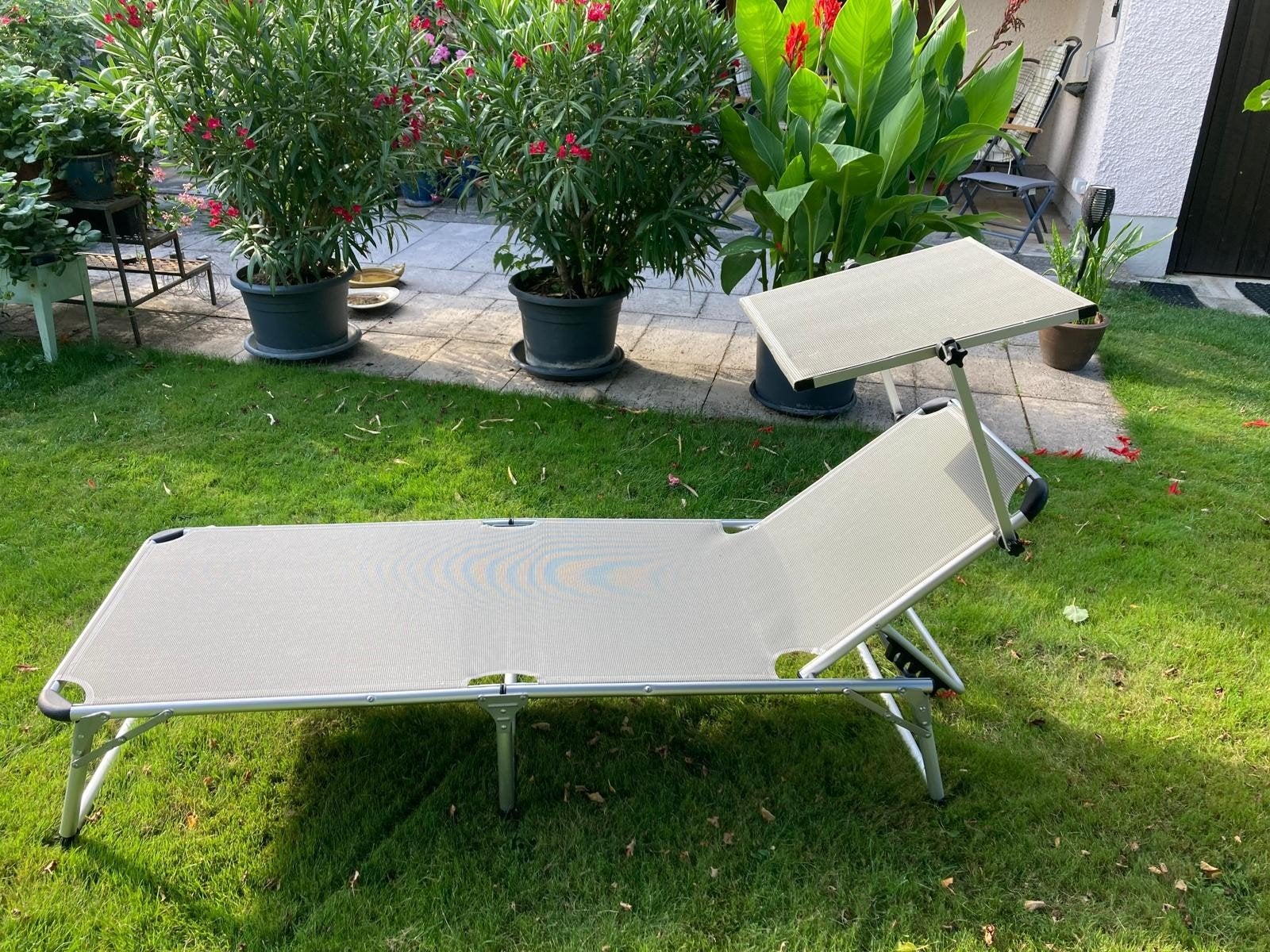 Ligbed met zonnescherm voor tuin, balkon of camping, Ophalen, Zo goed als nieuw, Aluminium, Verstelbaar
