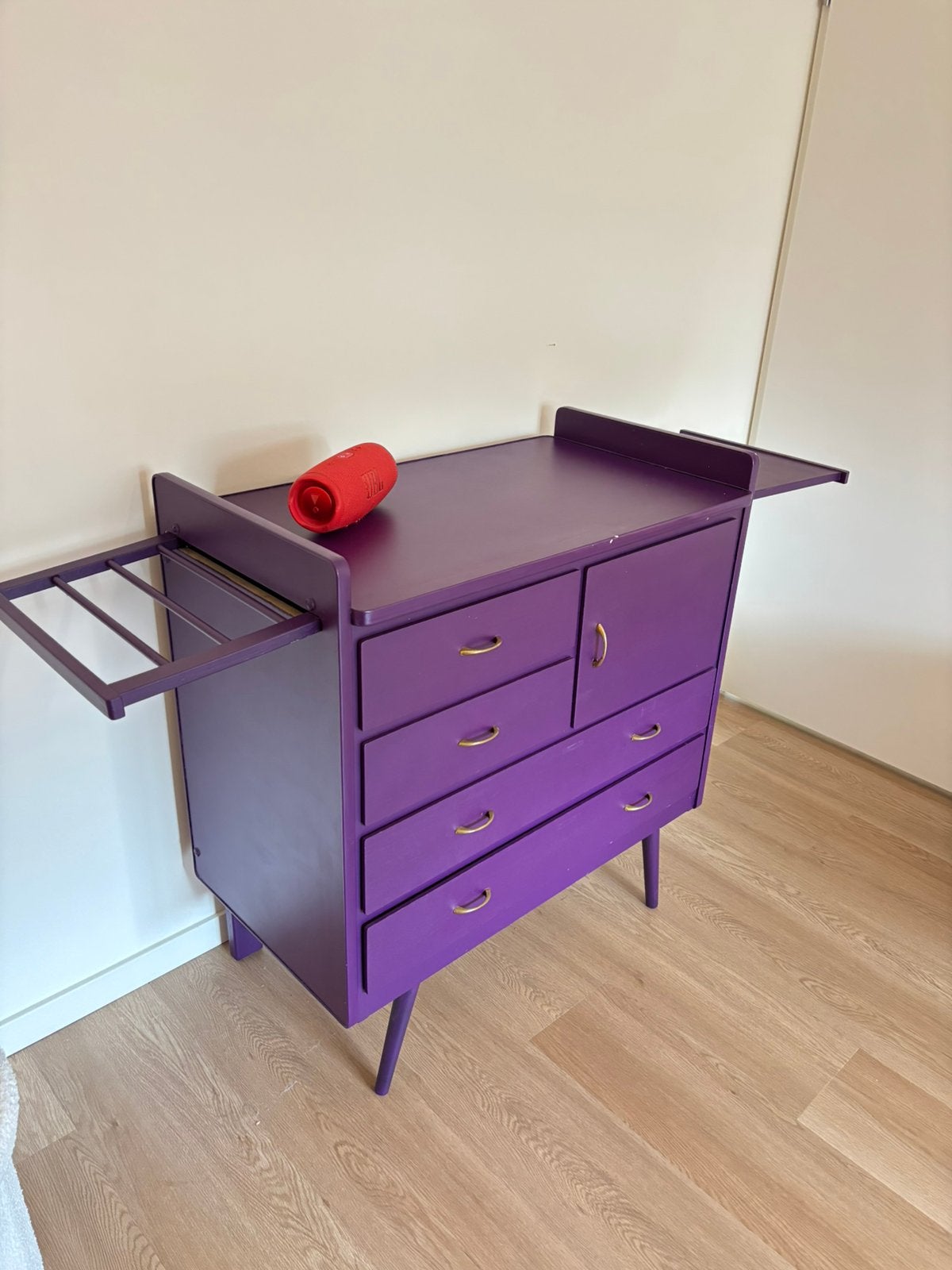 Paarse commode met uitschuifbare plank en kledingrekje, Ophalen, 50 tot 70 cm, 90 tot 105 cm, 100 cm of meer