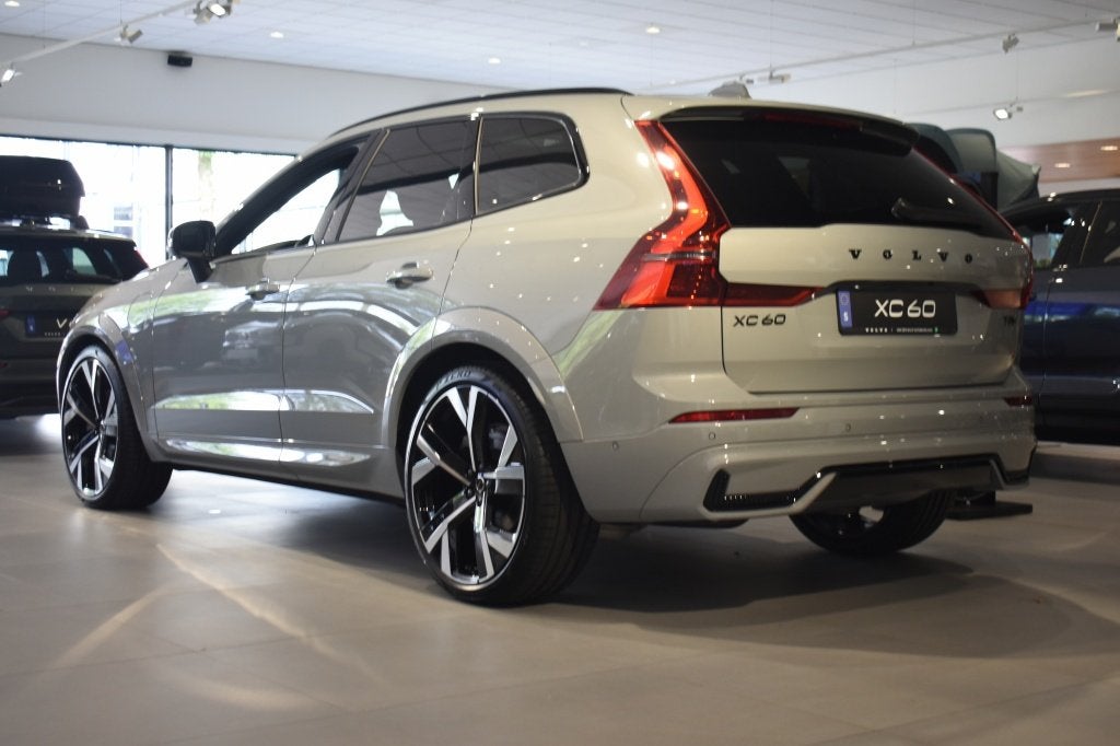 Volvo XC60 T8 406pk AWD Ultra Black Edition | Luchtvering |, Auto's, Automaat, 2063 kg, 4 cilinders, 1969 cc
