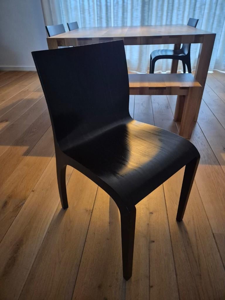 4 design eettafelstoelen van Pilat & Pilat - massief walnoot, Gebruikt, Bruin, Ophalen of Verzenden, Vier