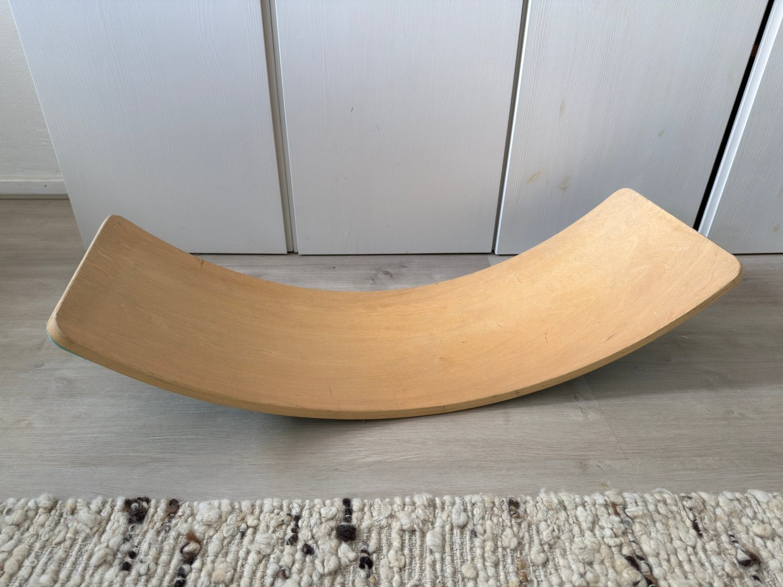 Montessori houten balanse board, Ophalen, Zo goed als nieuw, Rij- of Hobbelspeelgoed
