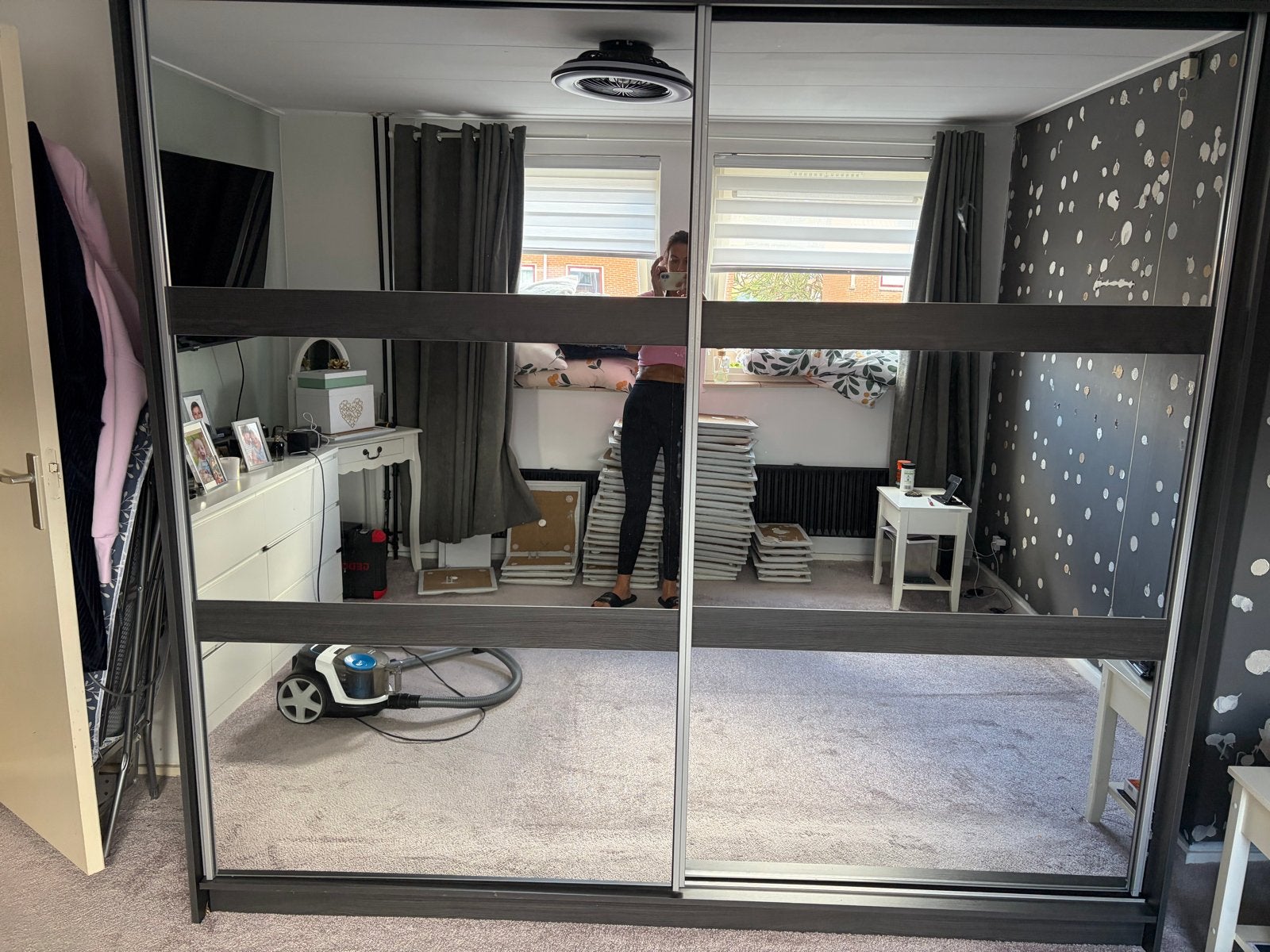 Kledingkast met spiegeldeuren en hang-/legruimte, Huis en Inrichting, Ophalen, Met plank(en), Gebruikt, 200 cm of meer