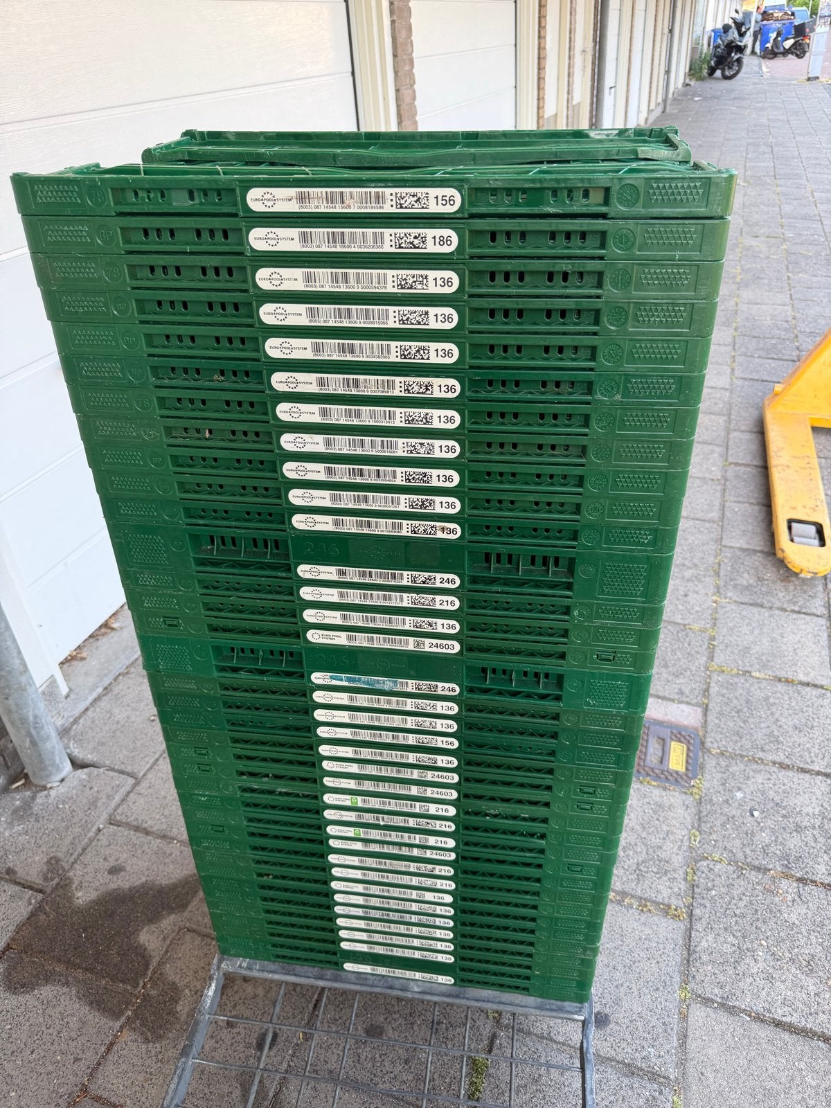 35x Inklapbare kratten in diverse formaten, Doe-het-zelf en Verbouw, Kratten en Dozen, Gebruikt, Krat, 50 tot 75 cm, Minder dan 35 cm