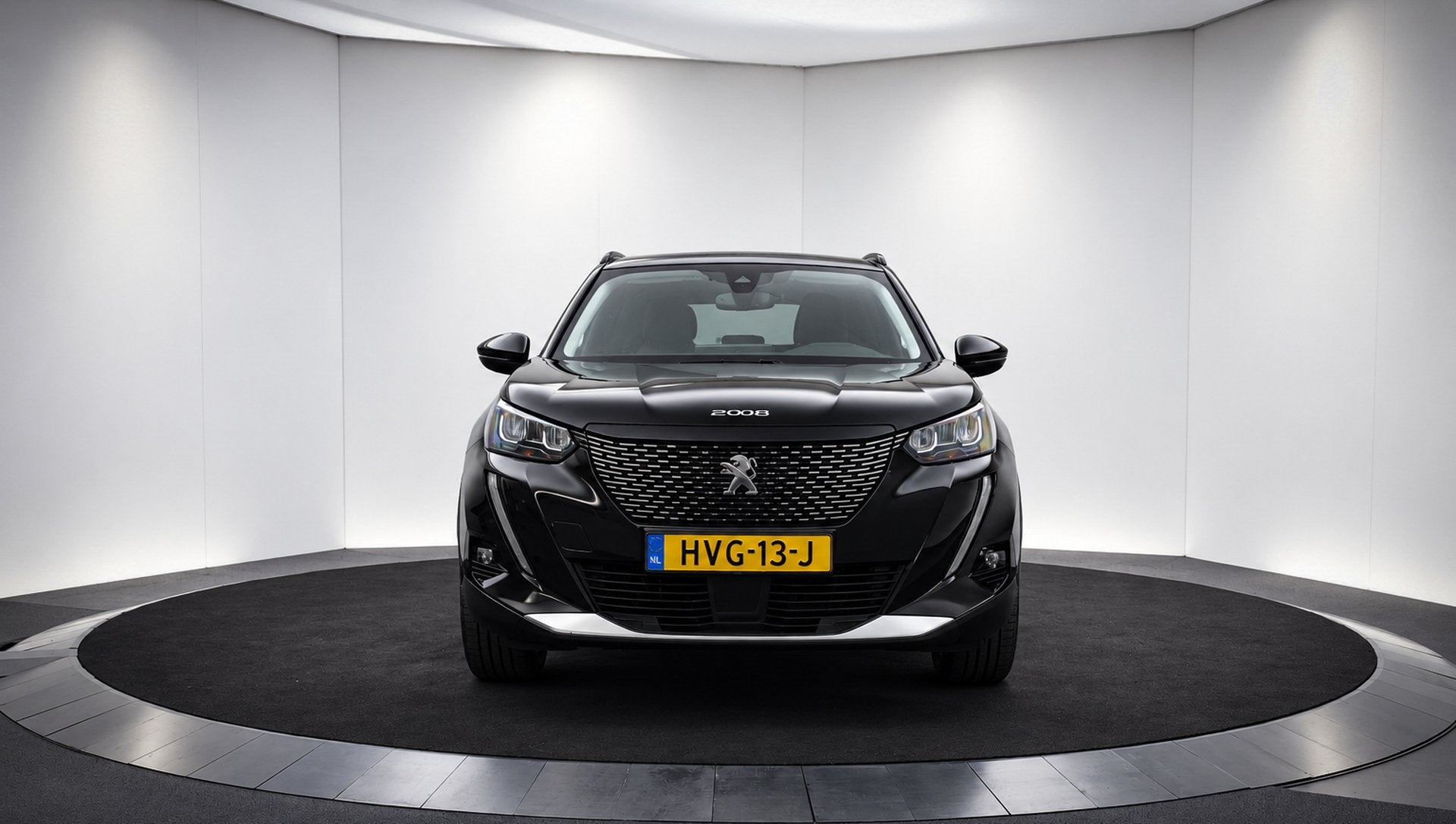 Peugeot 2008 1.2T 130Pk ALLURE NWE D-RIEM! LED | CAMERA | NA, Gebruikt, 1199 cc, Leder en Stof, Zwart