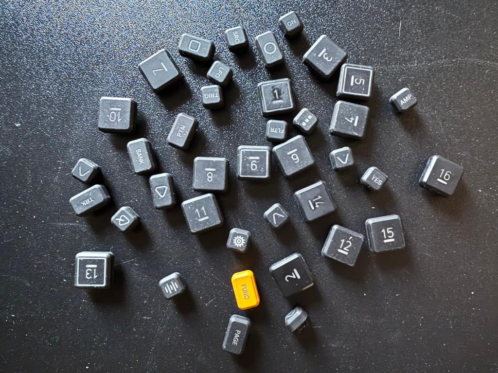 Elektron Digitakt Toetsen / Keycaps (Gebruikt), Muziek en Instrumenten, Synthesizers, Ophalen of Verzenden, Gebruikt, Overige aantallen