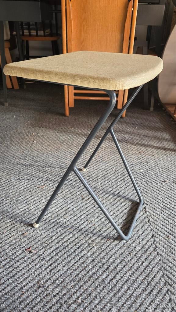 vintage krukje/retro bijzettafeltje, Ophalen, Huis en Inrichting