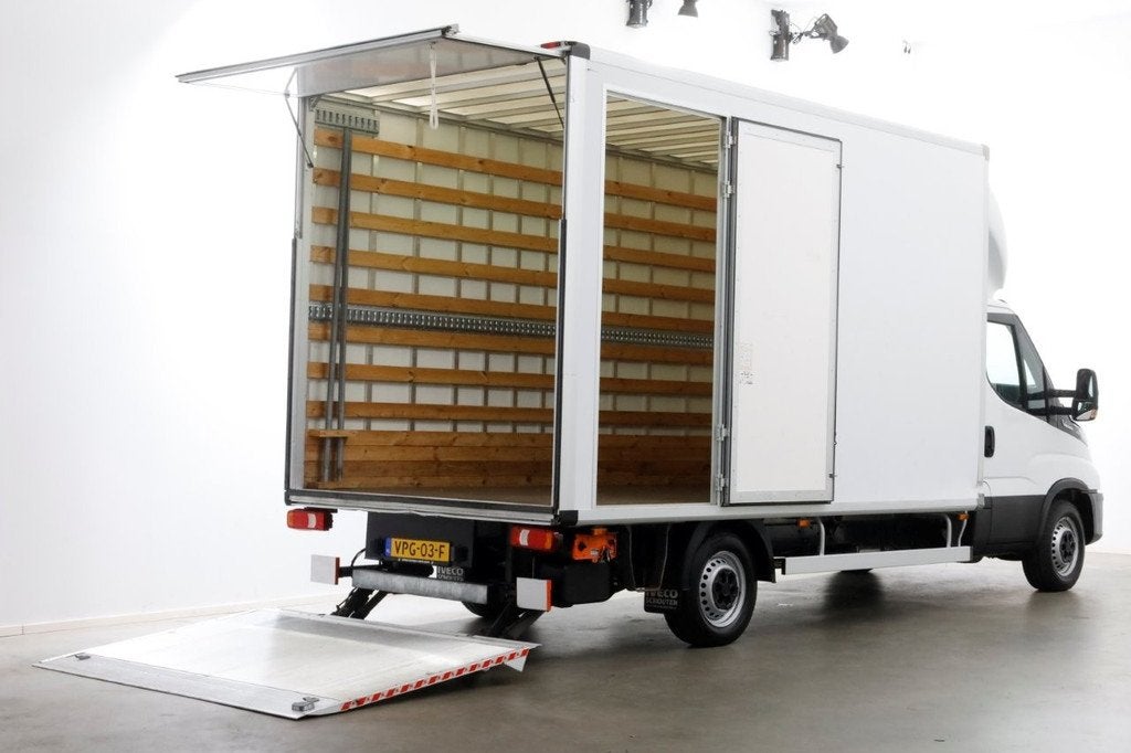 Iveco Daily 35S14 136pk HiMatic Automaat Bakwagen met laadkl, Auto's, Automaat, Gebruikt, Iveco, Wit