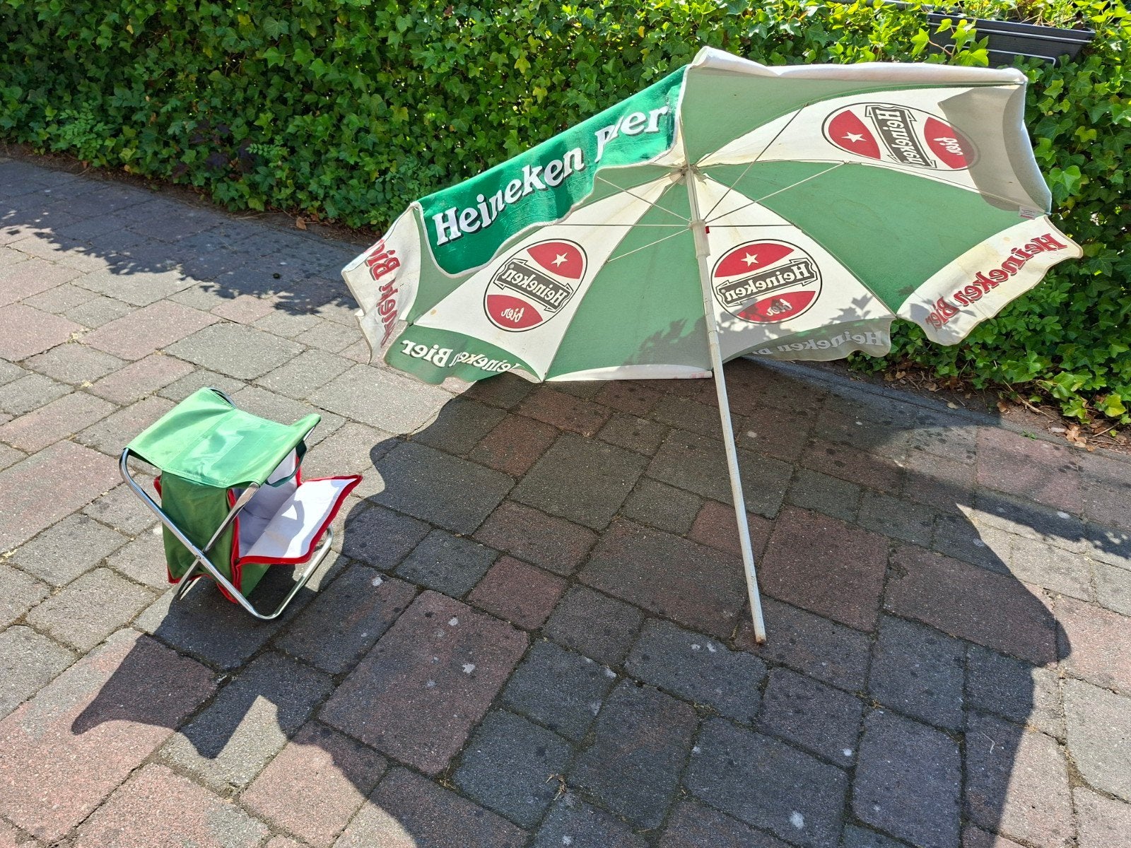 Heineken parasol en koeltas tevens krukje., Tuin en Terras, Parasols, Ophalen
