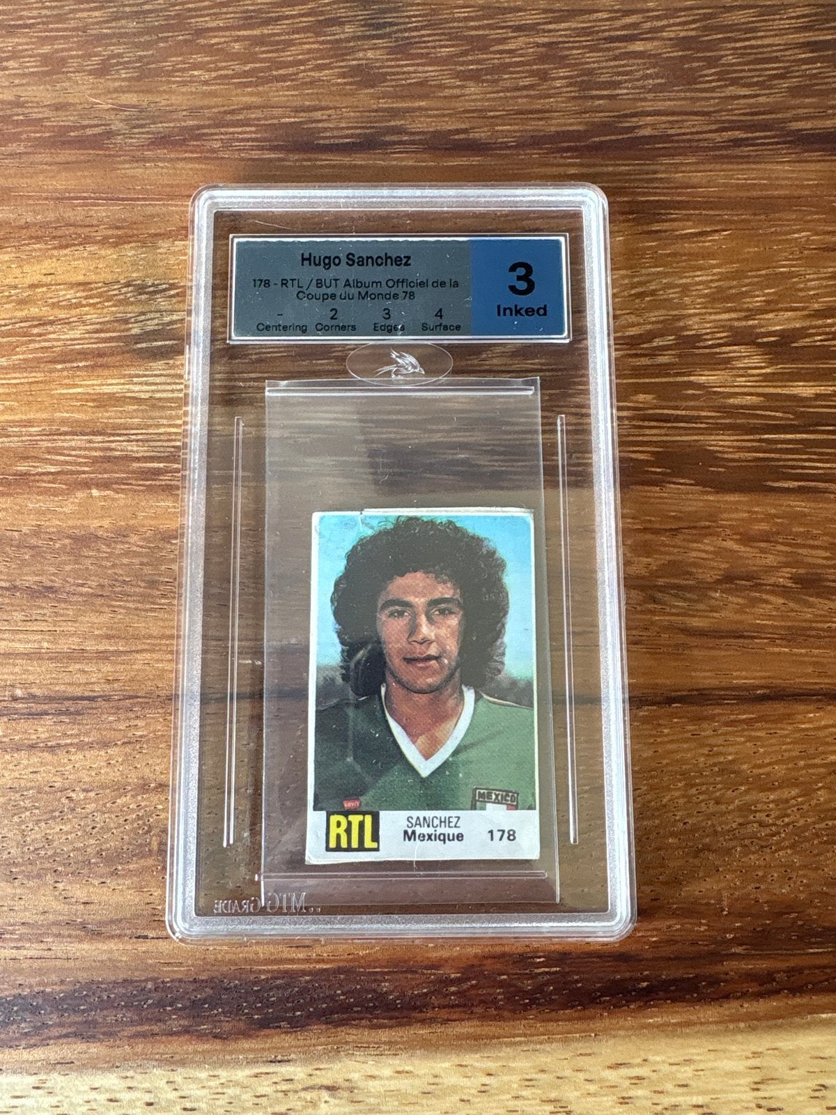Hugo Sanchez RTL 1978 Voetbalplaatje Graded 3 Inked, Ophalen of Verzenden, Gebruikt, Plaatje