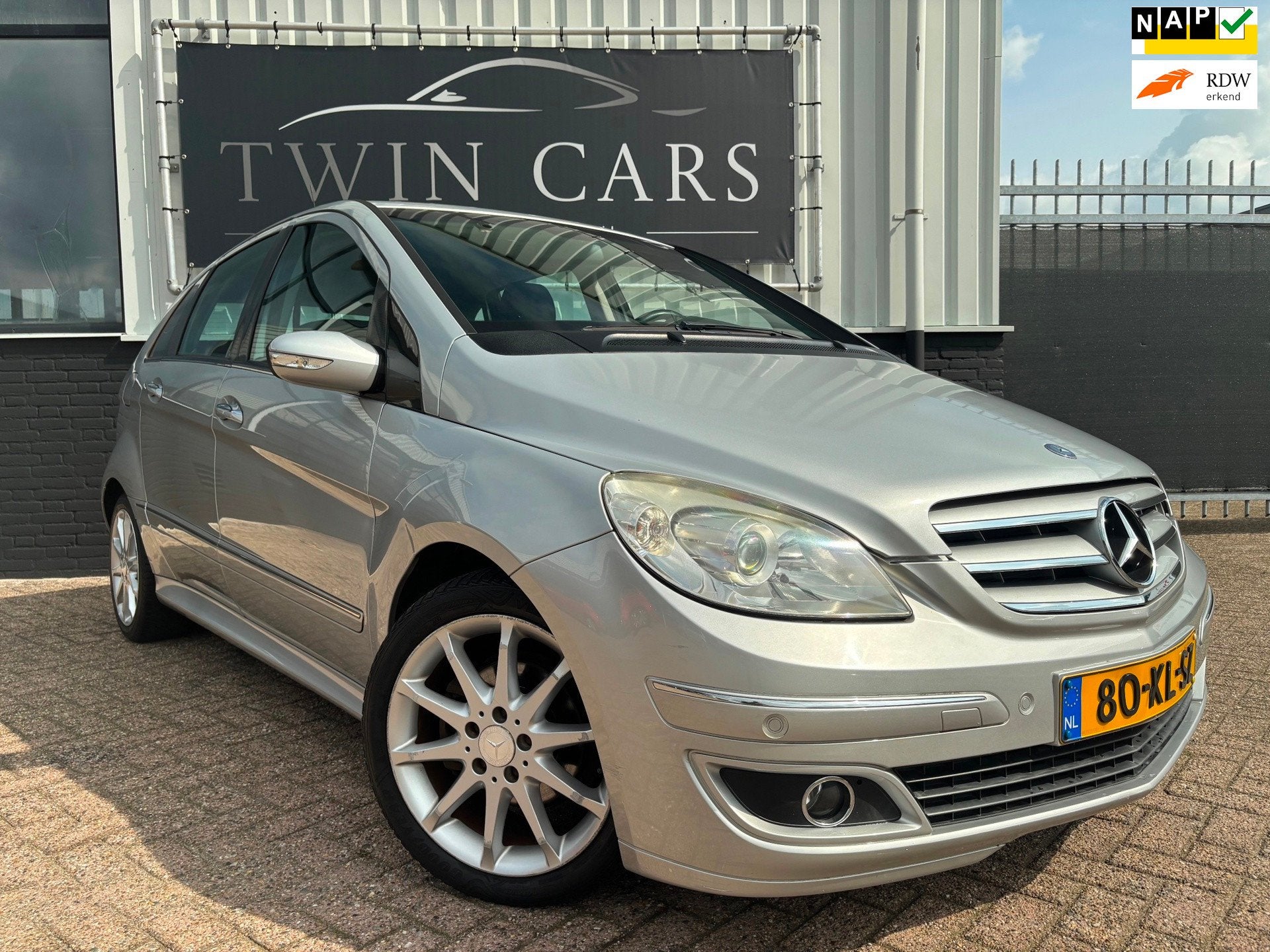 Mercedes-Benz B-klasse 170 AUTOMAAT AIRCO LEDER, Auto's, Gebruikt, Zwart, 4 cilinders, 116 pk